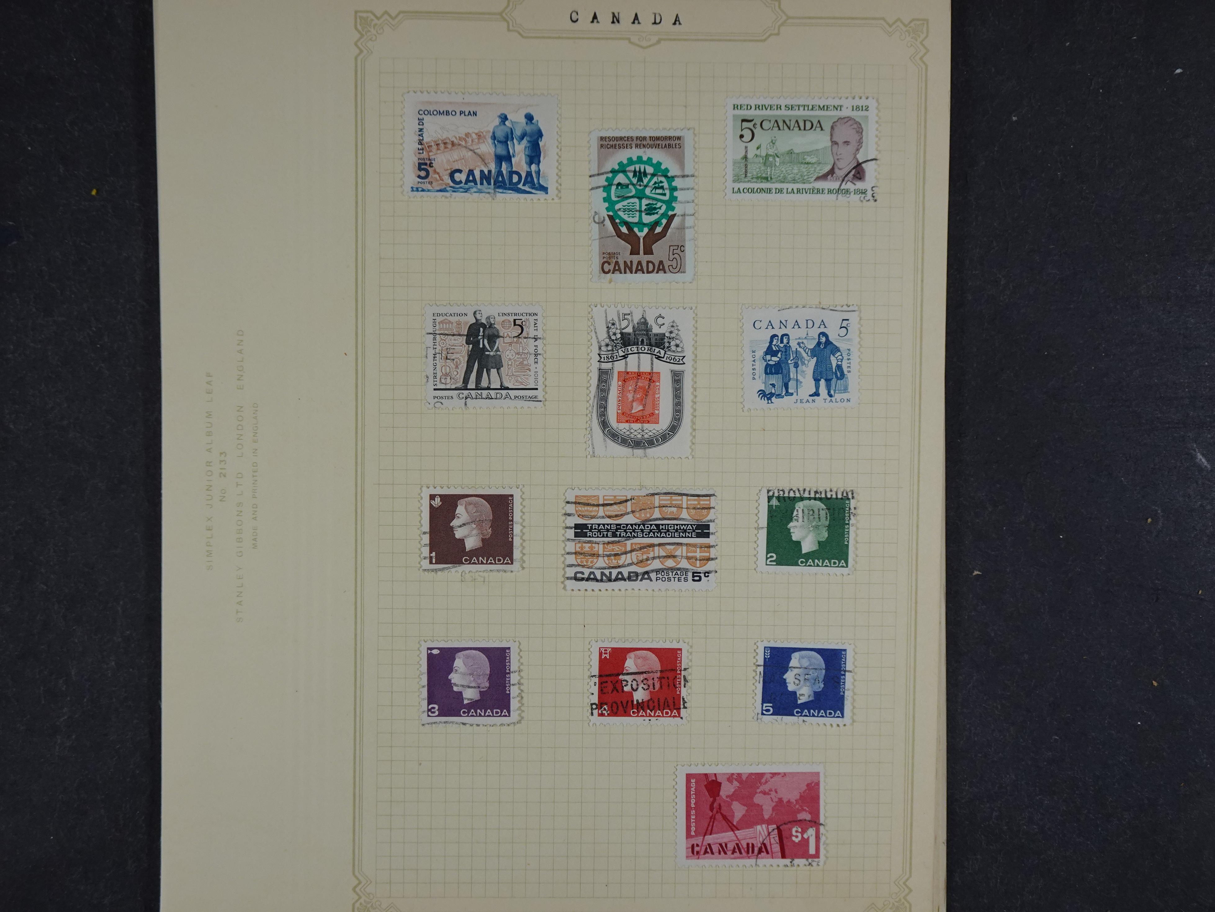 Toverdoos met geweldige mooi materiaal waaronder veel Mauritius ( uitzoeken ) diversen plaatfouten en bijzondere stempels.   100