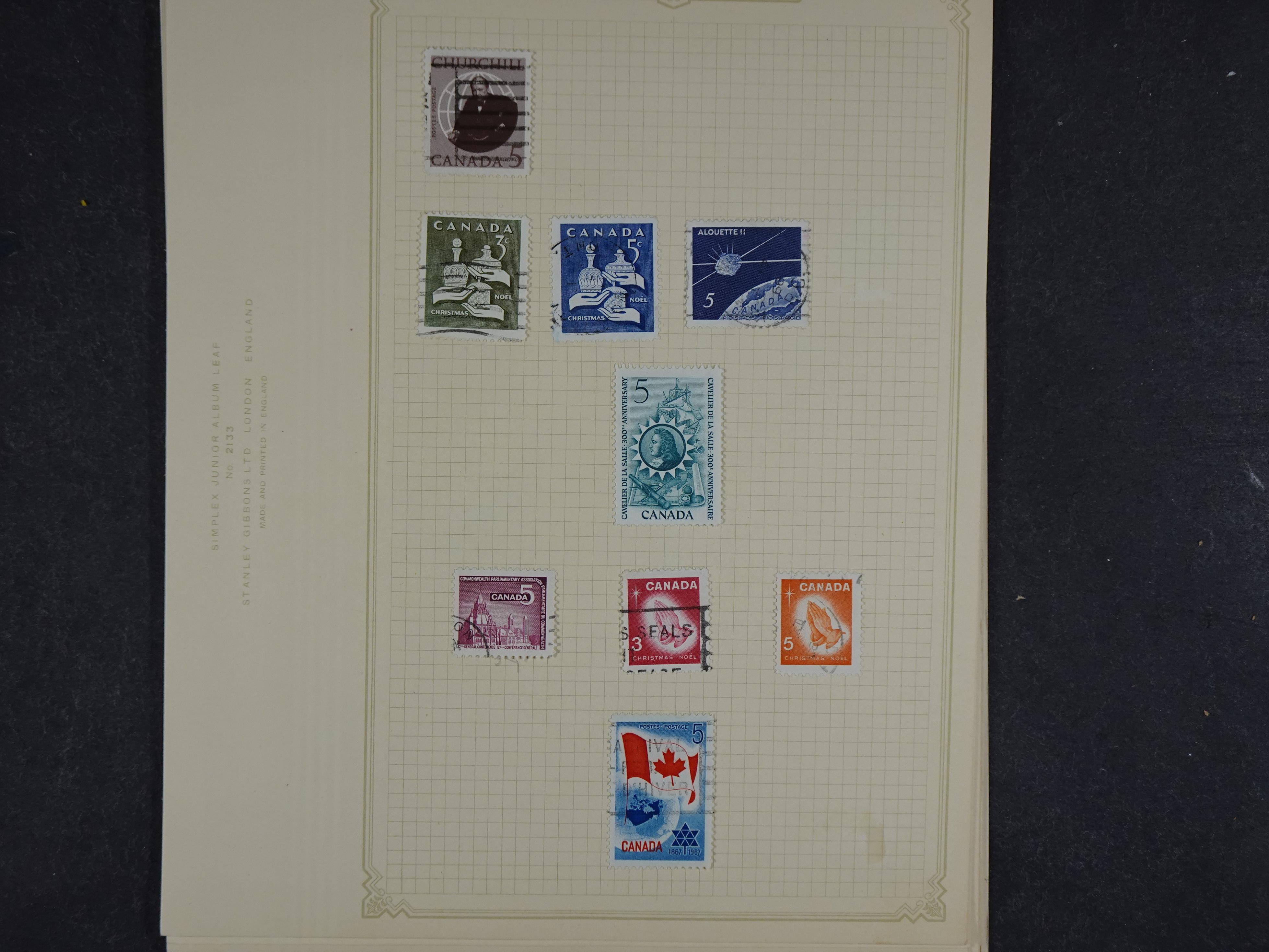 Toverdoos met geweldige mooi materiaal waaronder veel Mauritius ( uitzoeken ) diversen plaatfouten en bijzondere stempels.   102