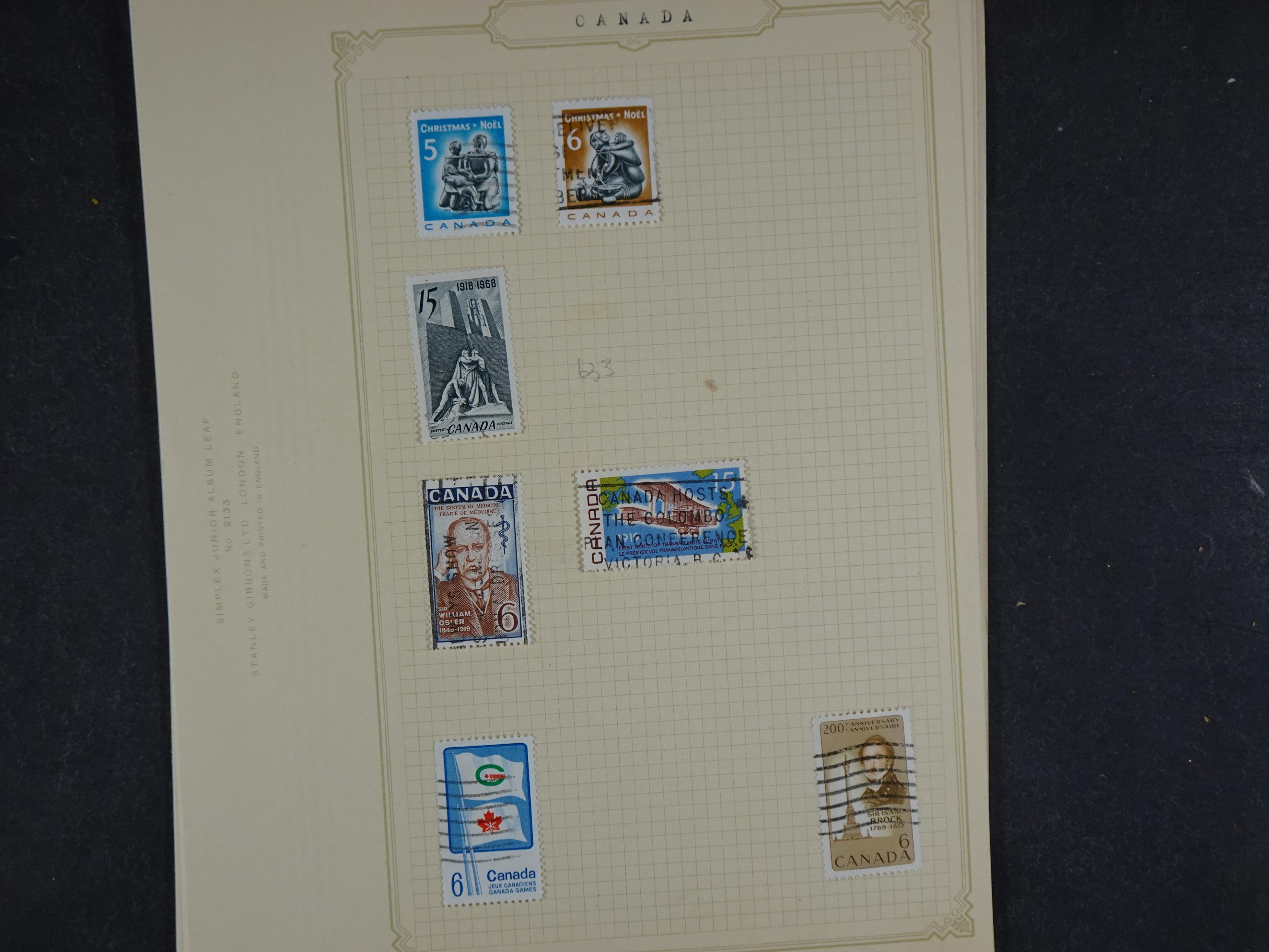 Toverdoos met geweldige mooi materiaal waaronder veel Mauritius ( uitzoeken ) diversen plaatfouten en bijzondere stempels.   105