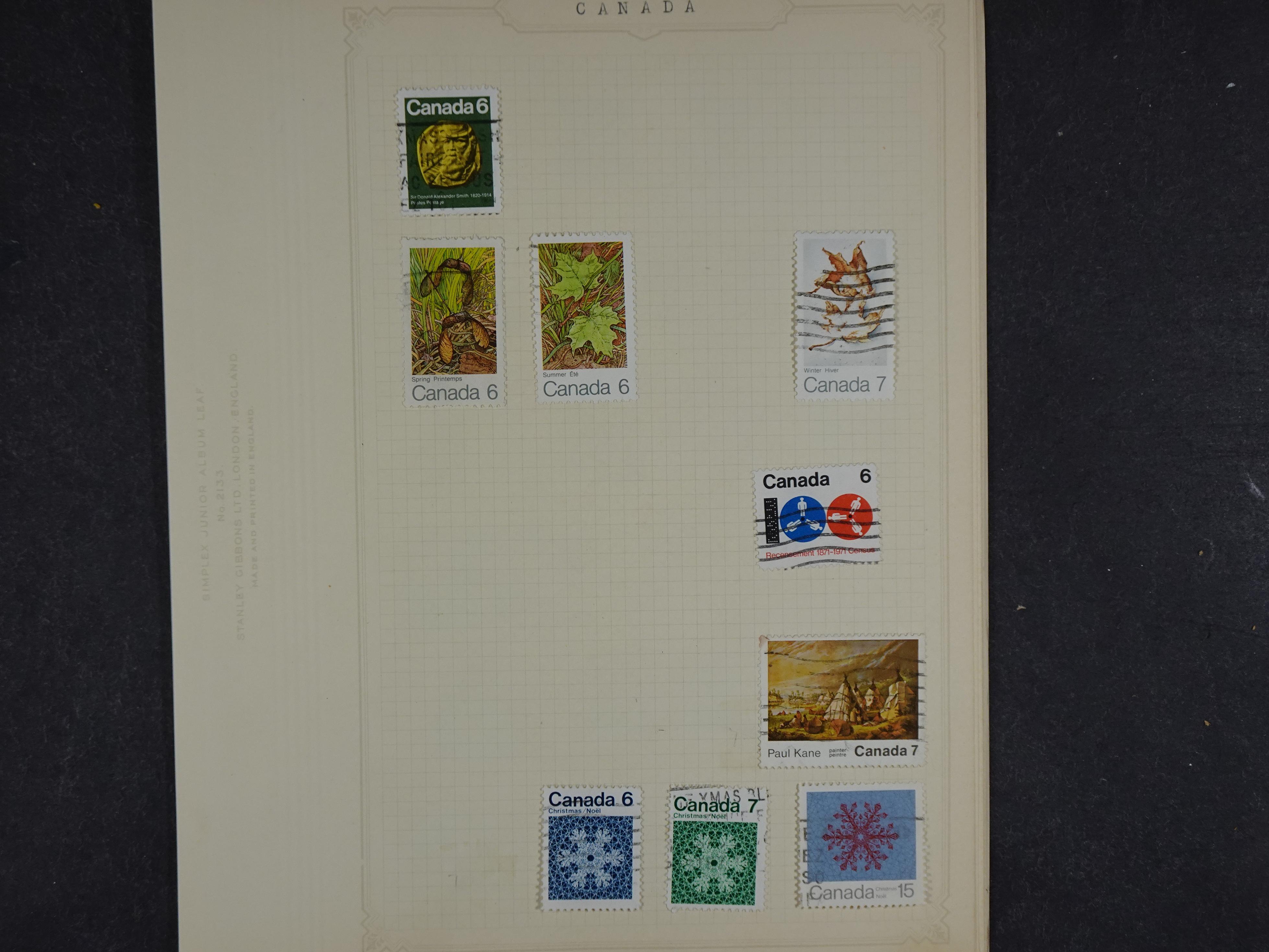 Toverdoos met geweldige mooi materiaal waaronder veel Mauritius ( uitzoeken ) diversen plaatfouten en bijzondere stempels.   108