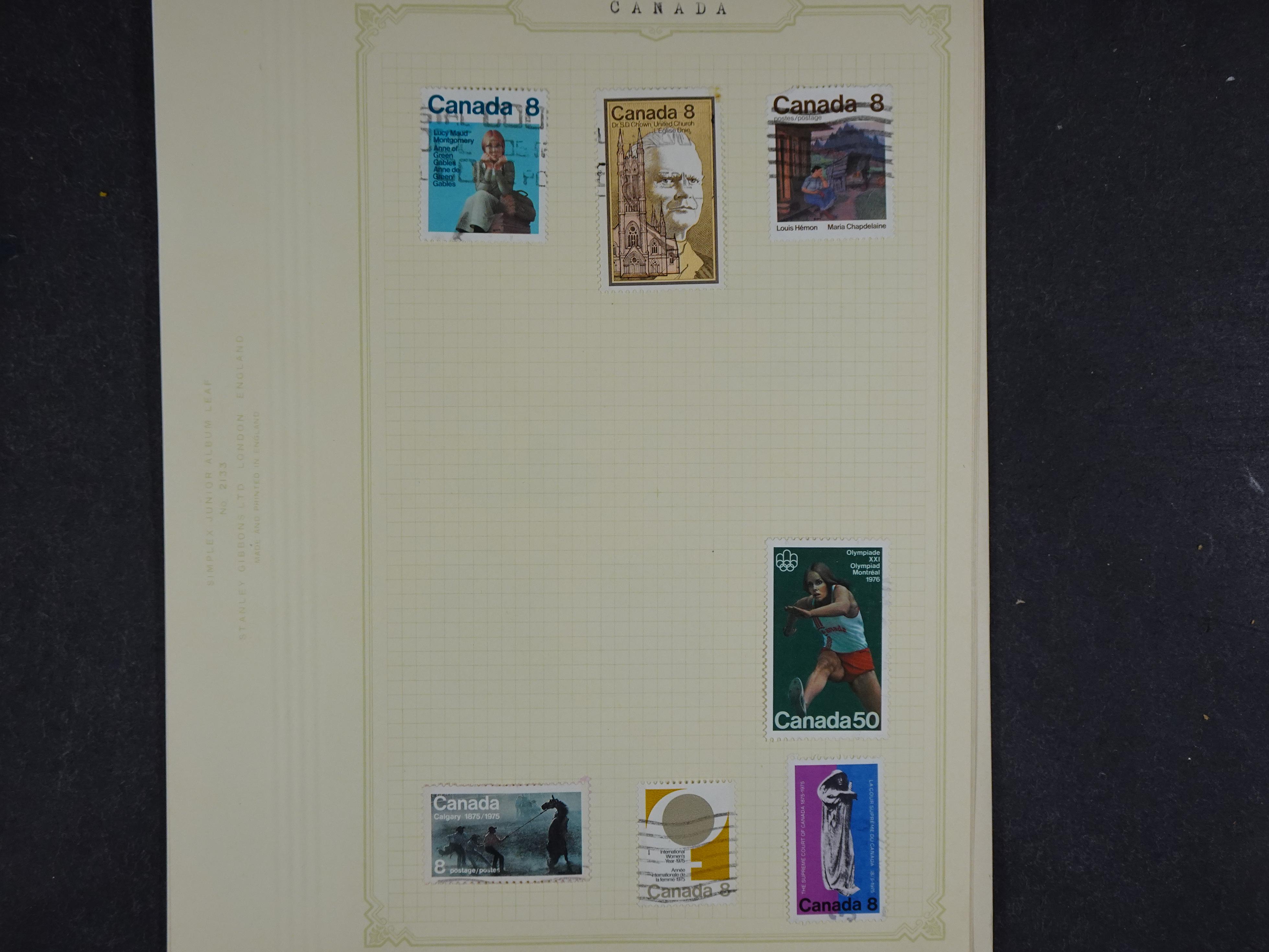 Toverdoos met geweldige mooi materiaal waaronder veel Mauritius ( uitzoeken ) diversen plaatfouten en bijzondere stempels.   113