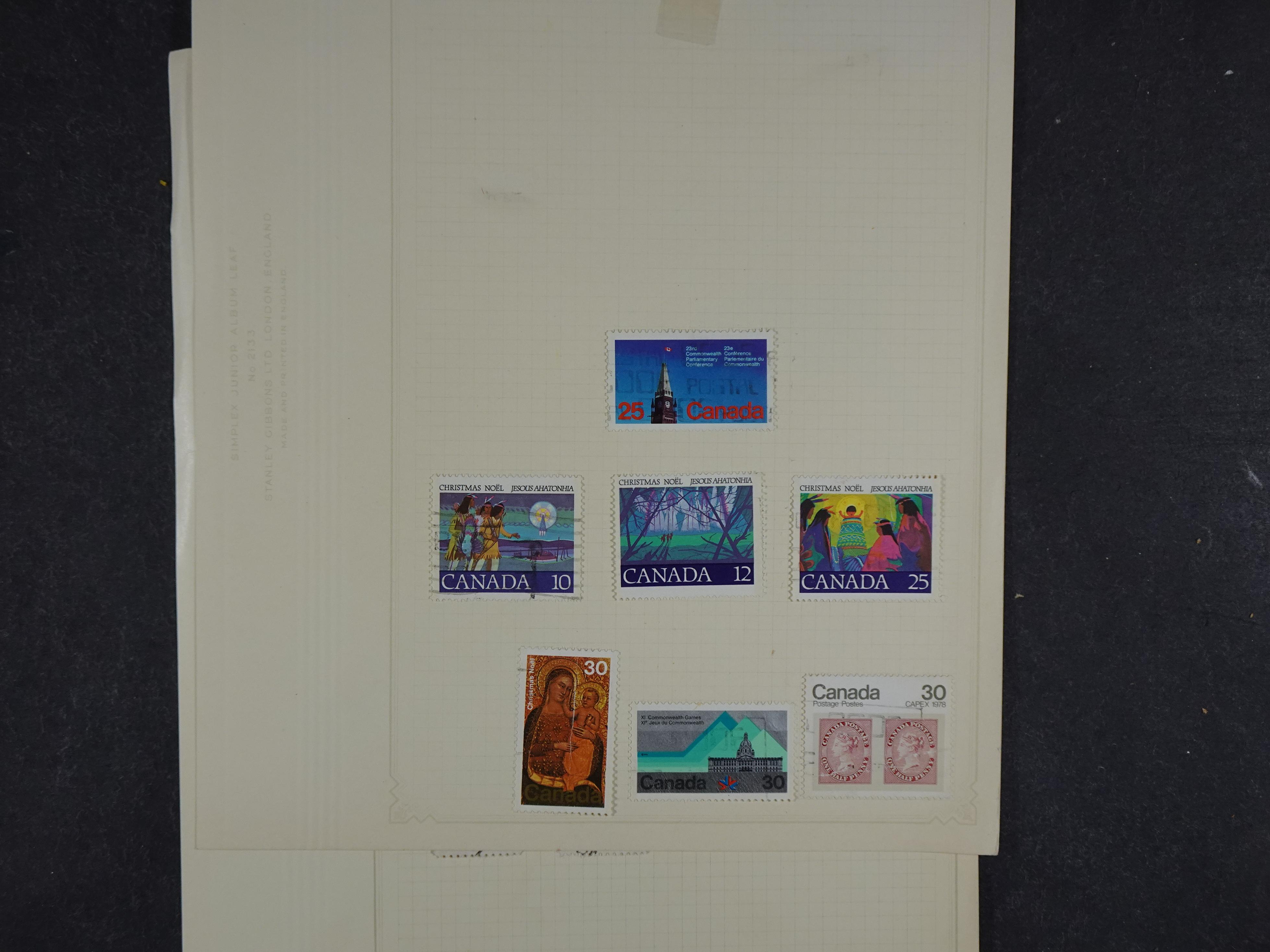 Toverdoos met geweldige mooi materiaal waaronder veel Mauritius ( uitzoeken ) diversen plaatfouten en bijzondere stempels.   117