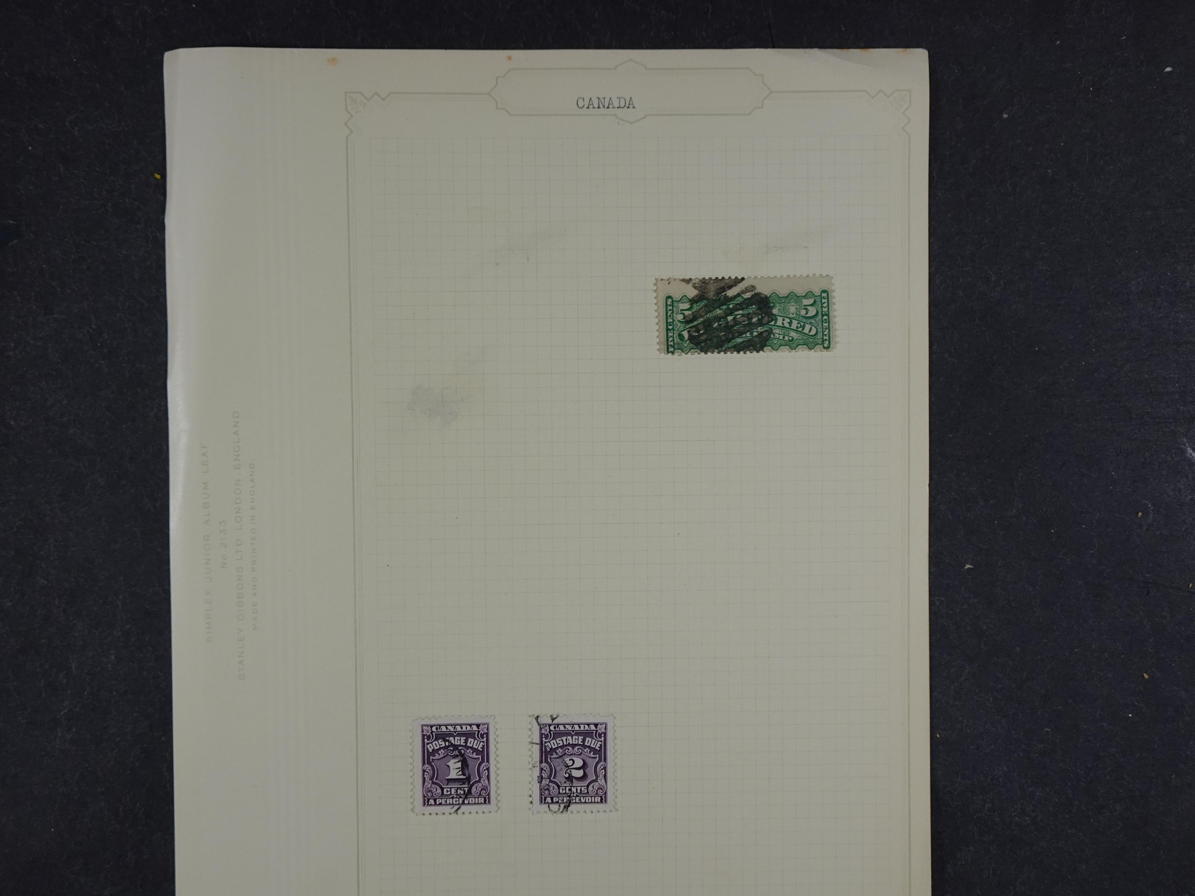 Toverdoos met geweldige mooi materiaal waaronder veel Mauritius ( uitzoeken ) diversen plaatfouten en bijzondere stempels.   118