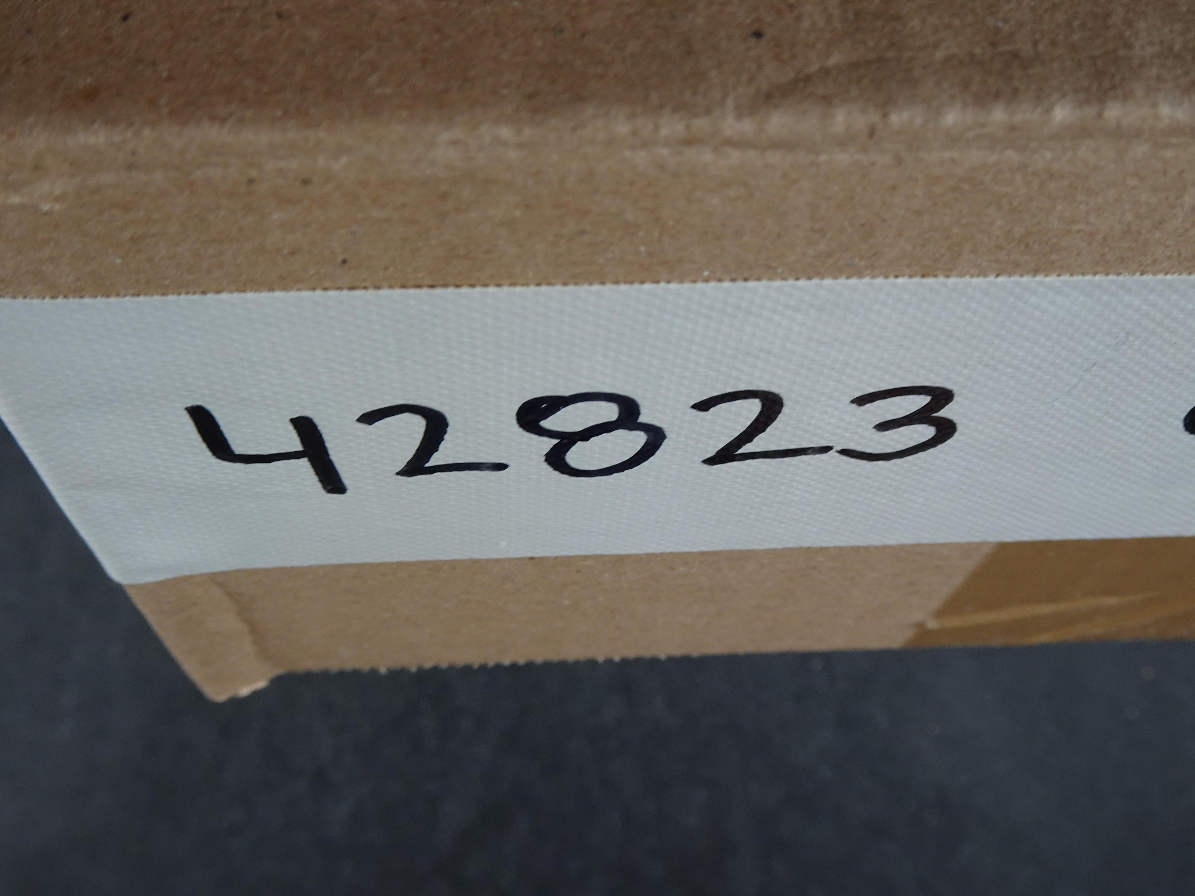 Toverdoos met geweldige mooi materiaal waaronder veel Mauritius ( uitzoeken ) diversen plaatfouten en bijzondere stempels.   119