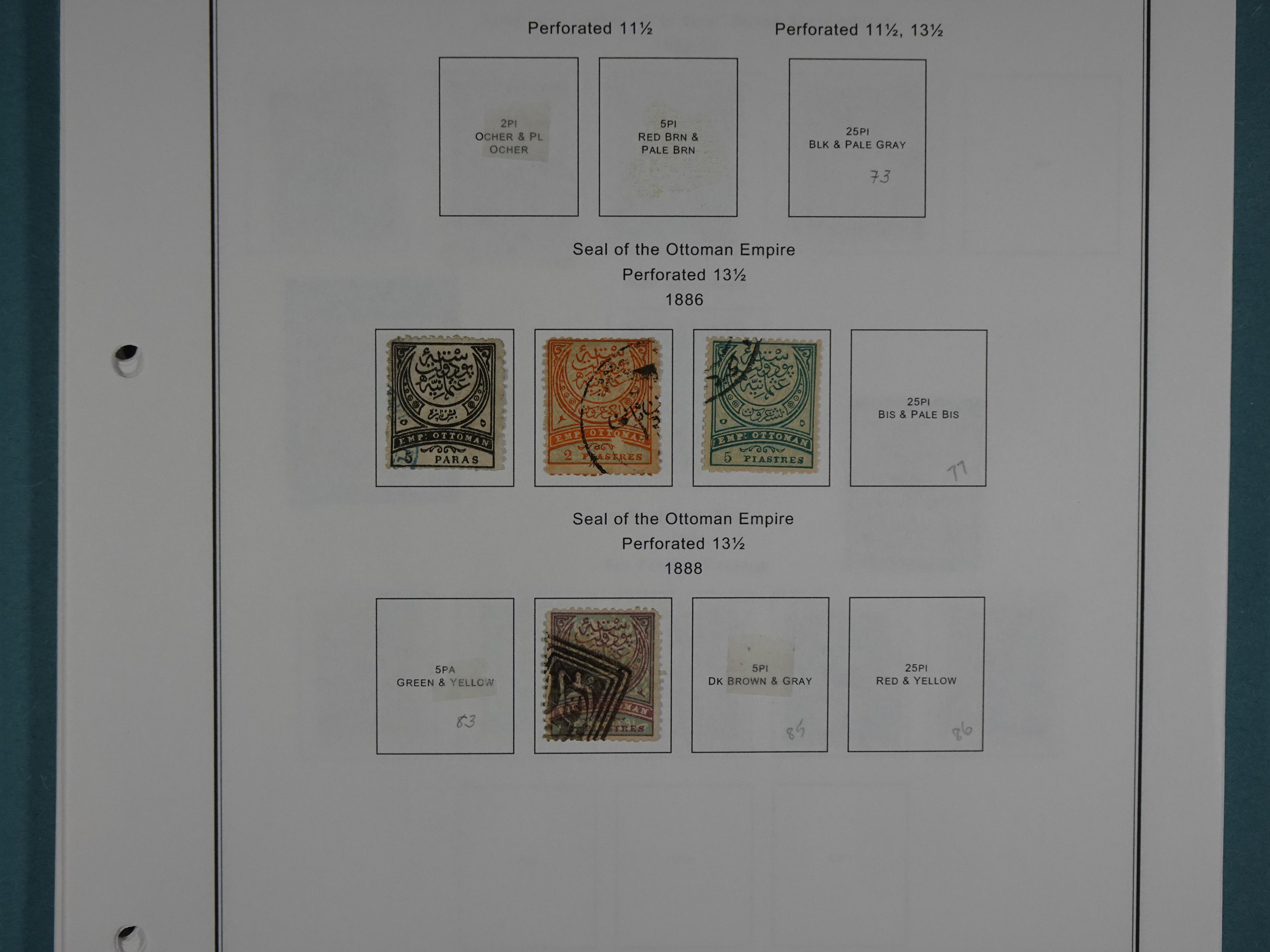 Topcollectie met een enorme waarde onder andere zeer goed postfris Back of the Book ook veel varieteiten etc. vondsten zeer zeker mogelijke.