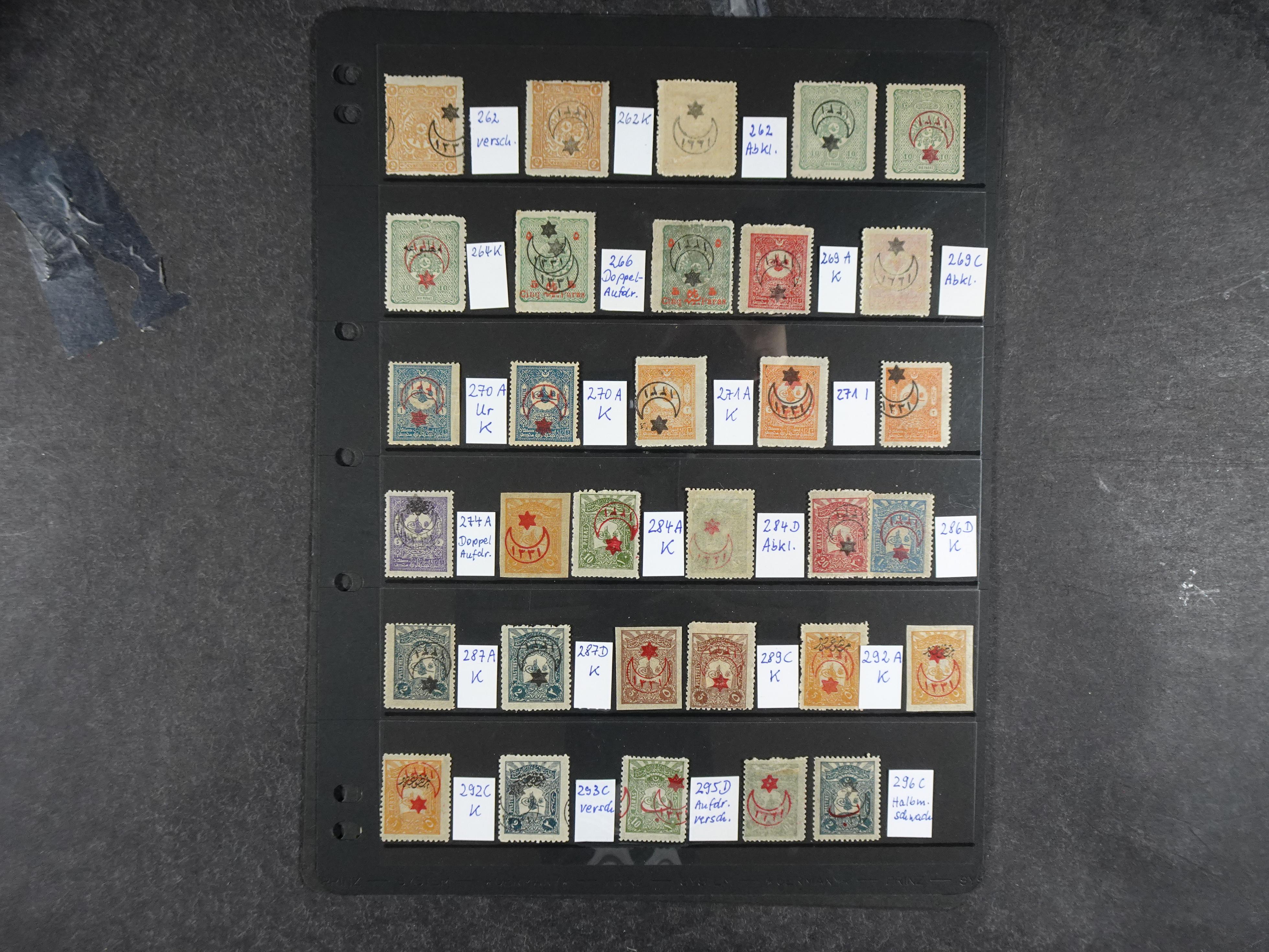 Topcollectie met een enorme waarde onder andere zeer goed postfris Back of the Book ook veel varieteiten etc. vondsten zeer zeker mogelijke. 48