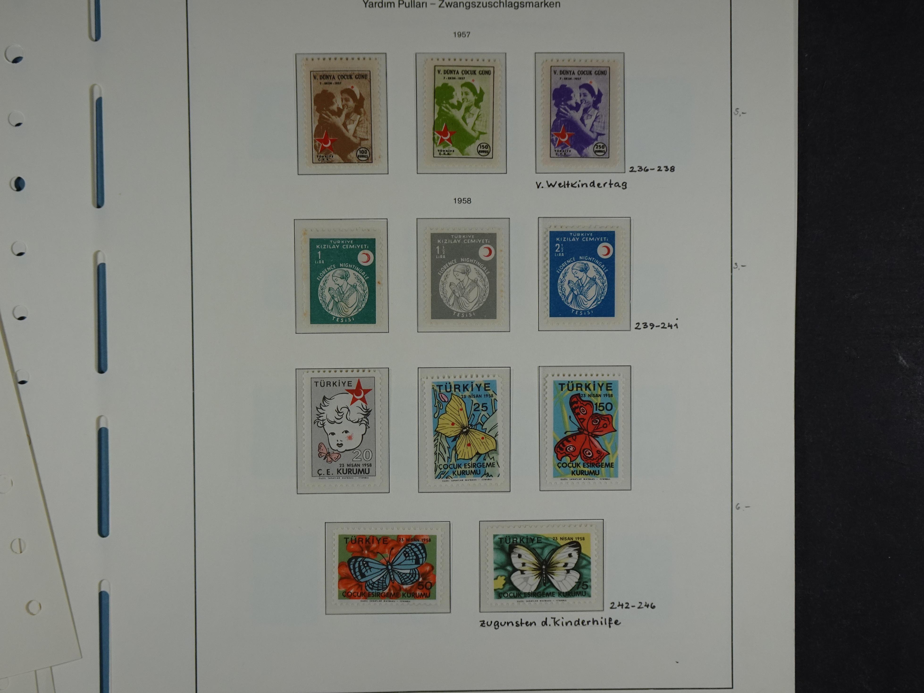 Topcollectie met een enorme waarde onder andere zeer goed postfris Back of the Book ook veel varieteiten etc. vondsten zeer zeker mogelijke. 78