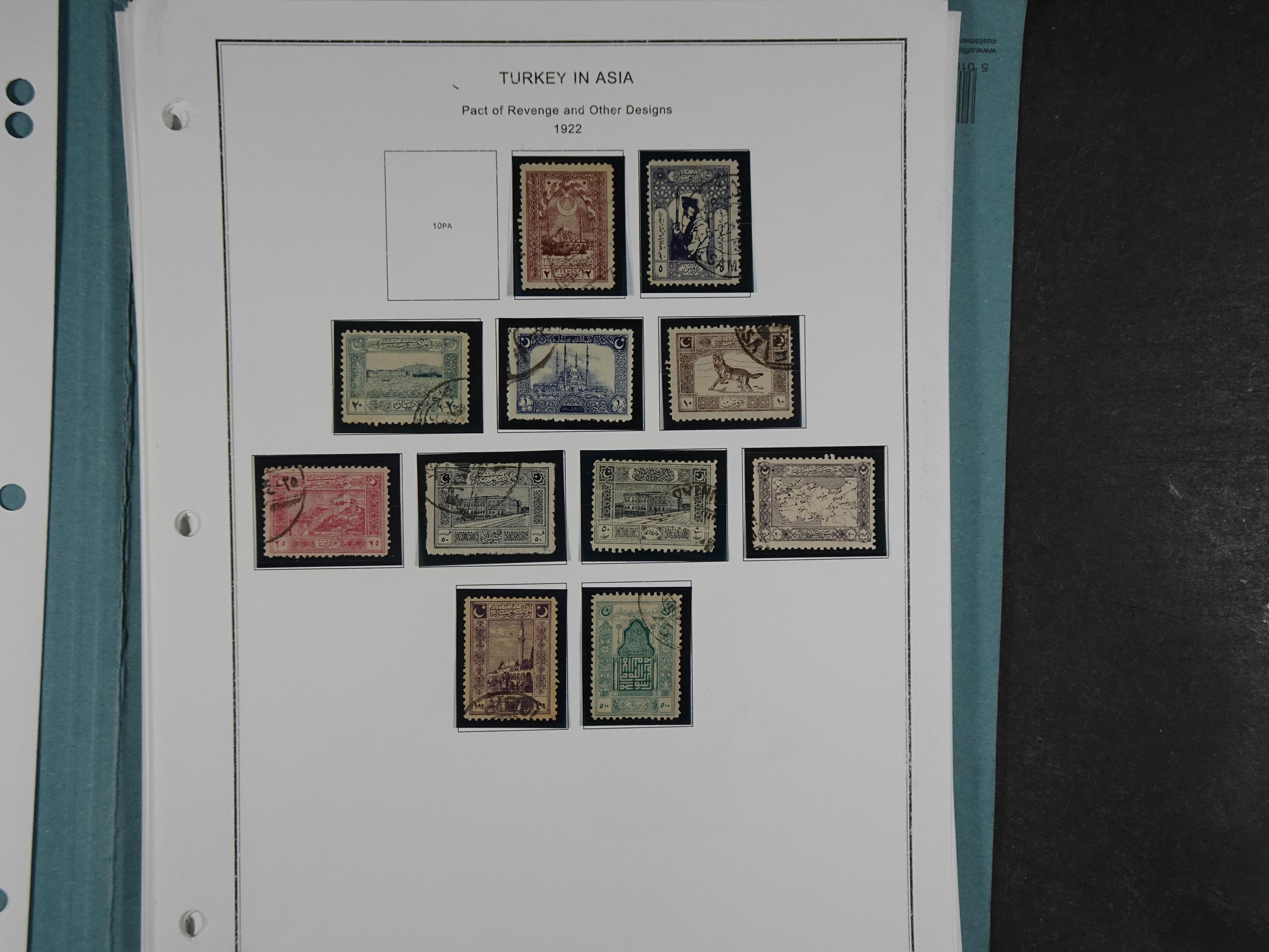 Topcollectie met een enorme waarde onder andere zeer goed postfris Back of the Book ook veel varieteiten etc. vondsten zeer zeker mogelijke. 91