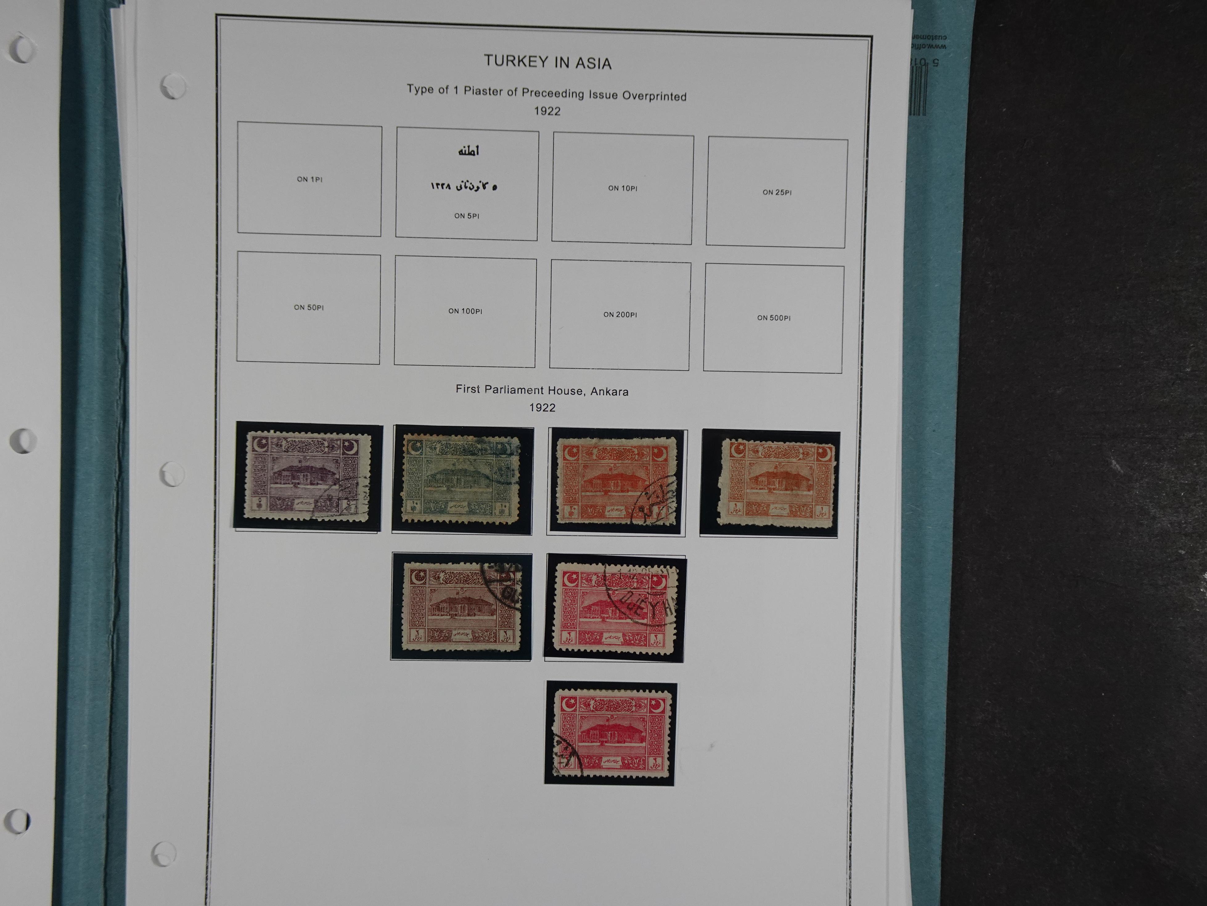 Topcollectie met een enorme waarde onder andere zeer goed postfris Back of the Book ook veel varieteiten etc. vondsten zeer zeker mogelijke. 92