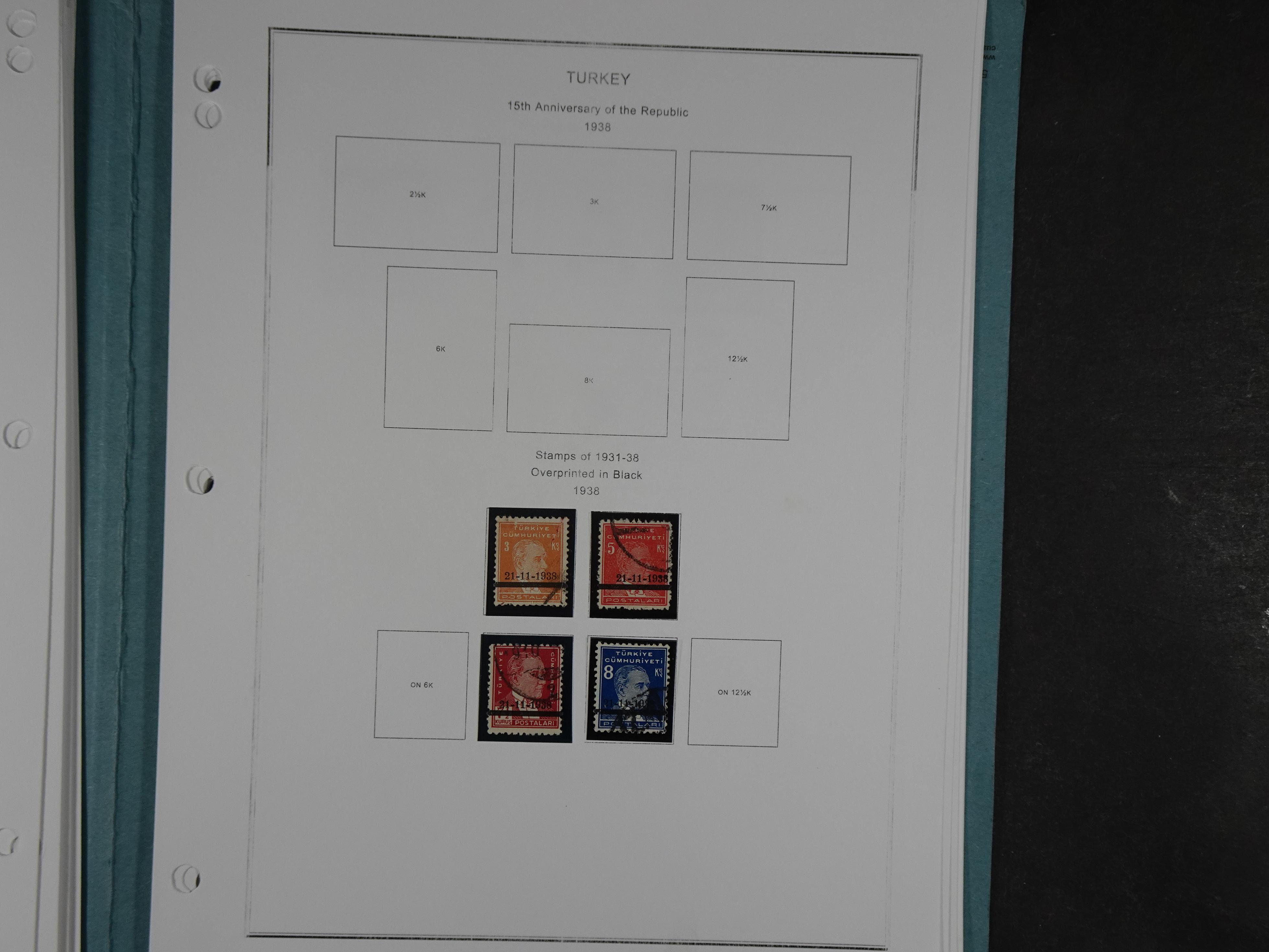 Topcollectie met een enorme waarde onder andere zeer goed postfris Back of the Book ook veel varieteiten etc. vondsten zeer zeker mogelijke. 106