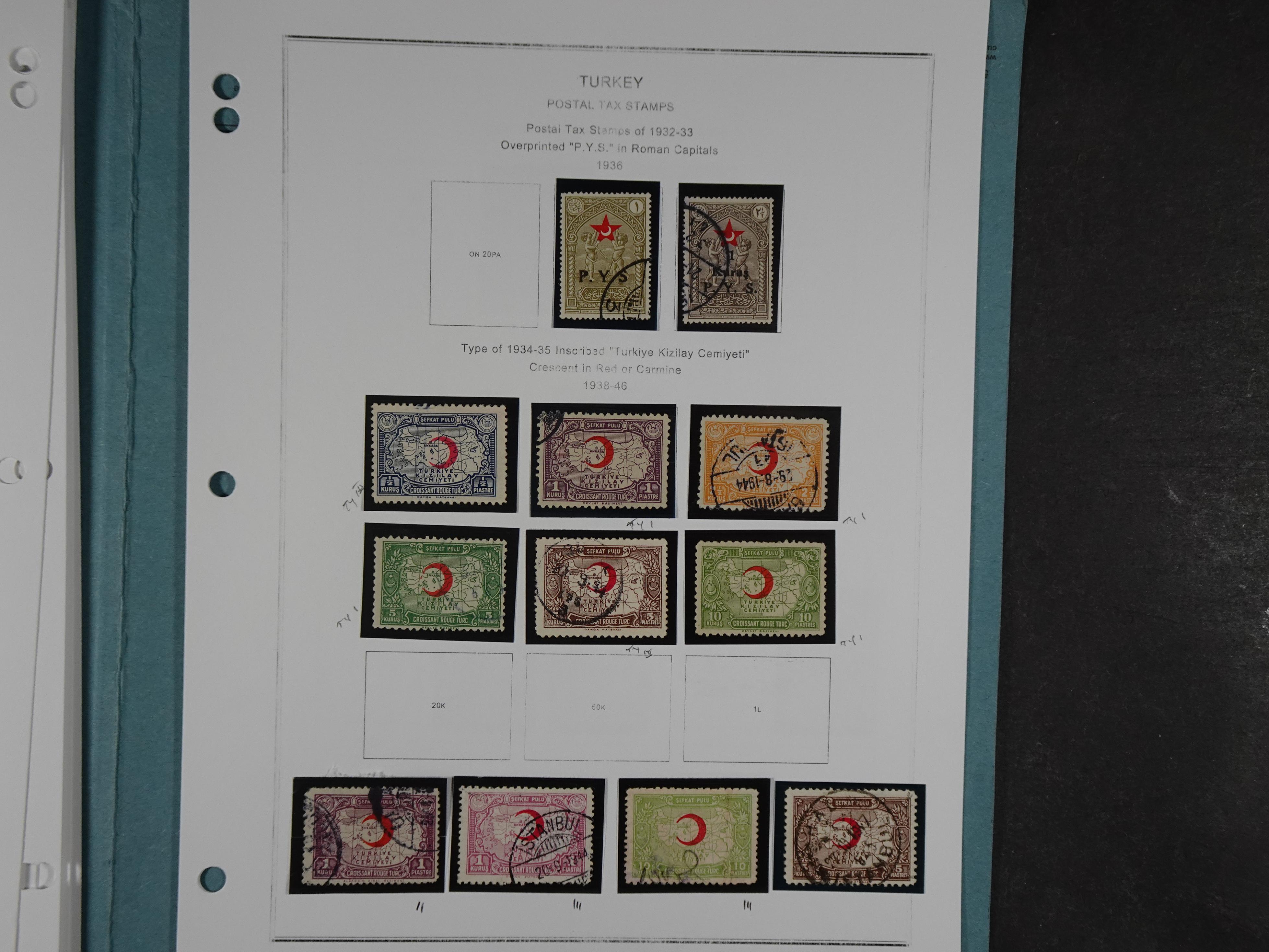 Topcollectie met een enorme waarde onder andere zeer goed postfris Back of the Book ook veel varieteiten etc. vondsten zeer zeker mogelijke. 111