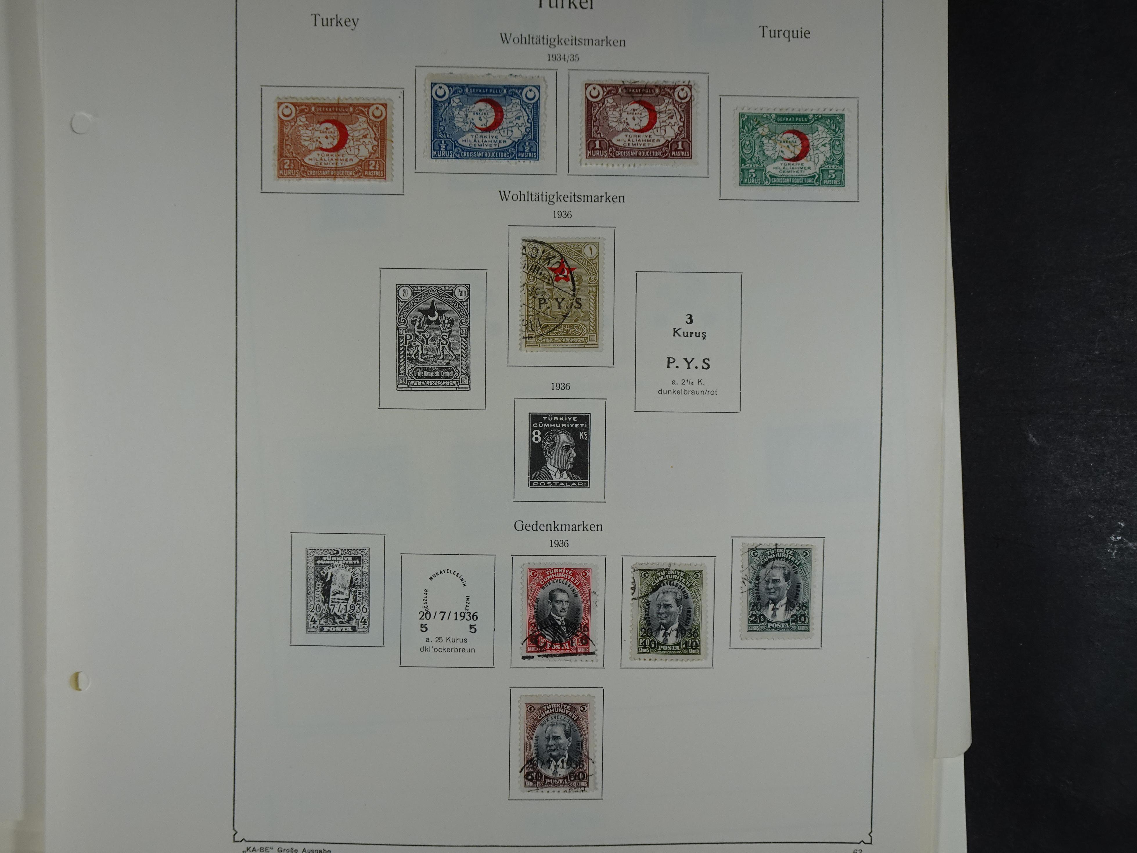 Topcollectie met een enorme waarde onder andere zeer goed postfris Back of the Book ook veel varieteiten etc. vondsten zeer zeker mogelijke. 140