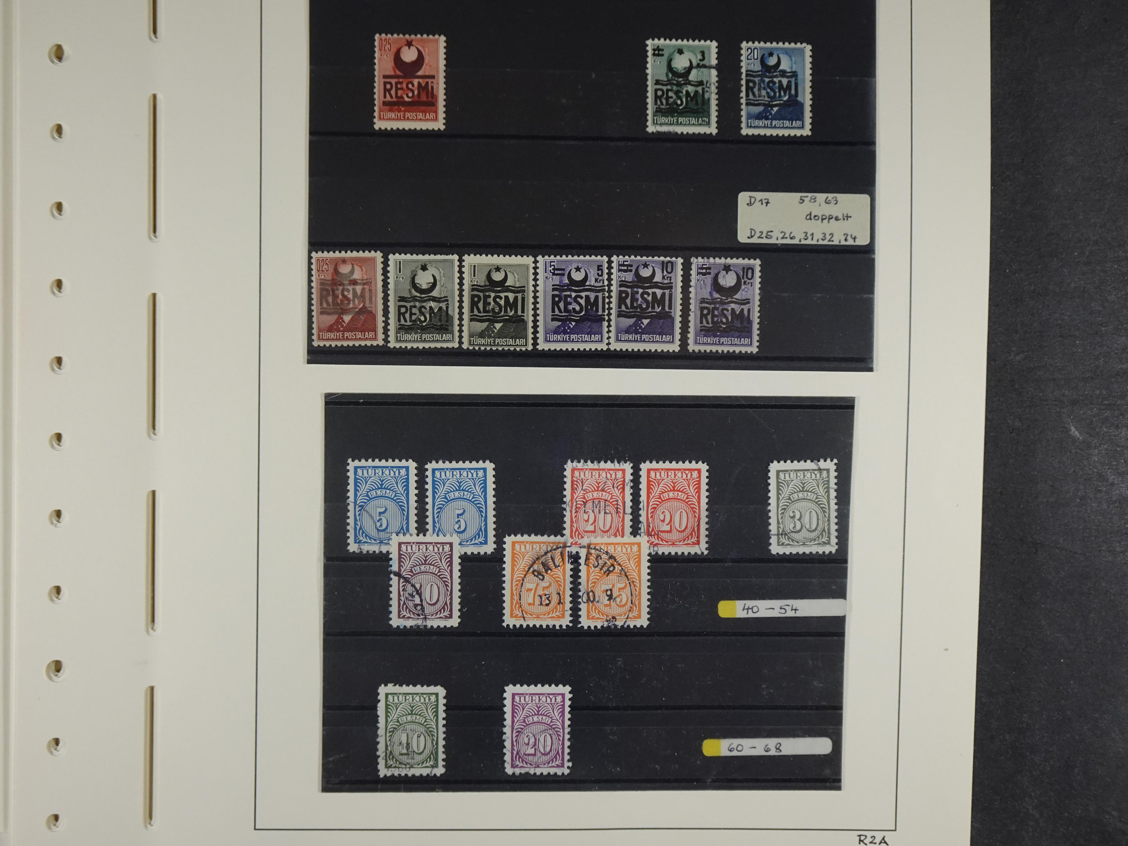 Topcollectie met een enorme waarde onder andere zeer goed postfris Back of the Book ook veel varieteiten etc. vondsten zeer zeker mogelijke. 153