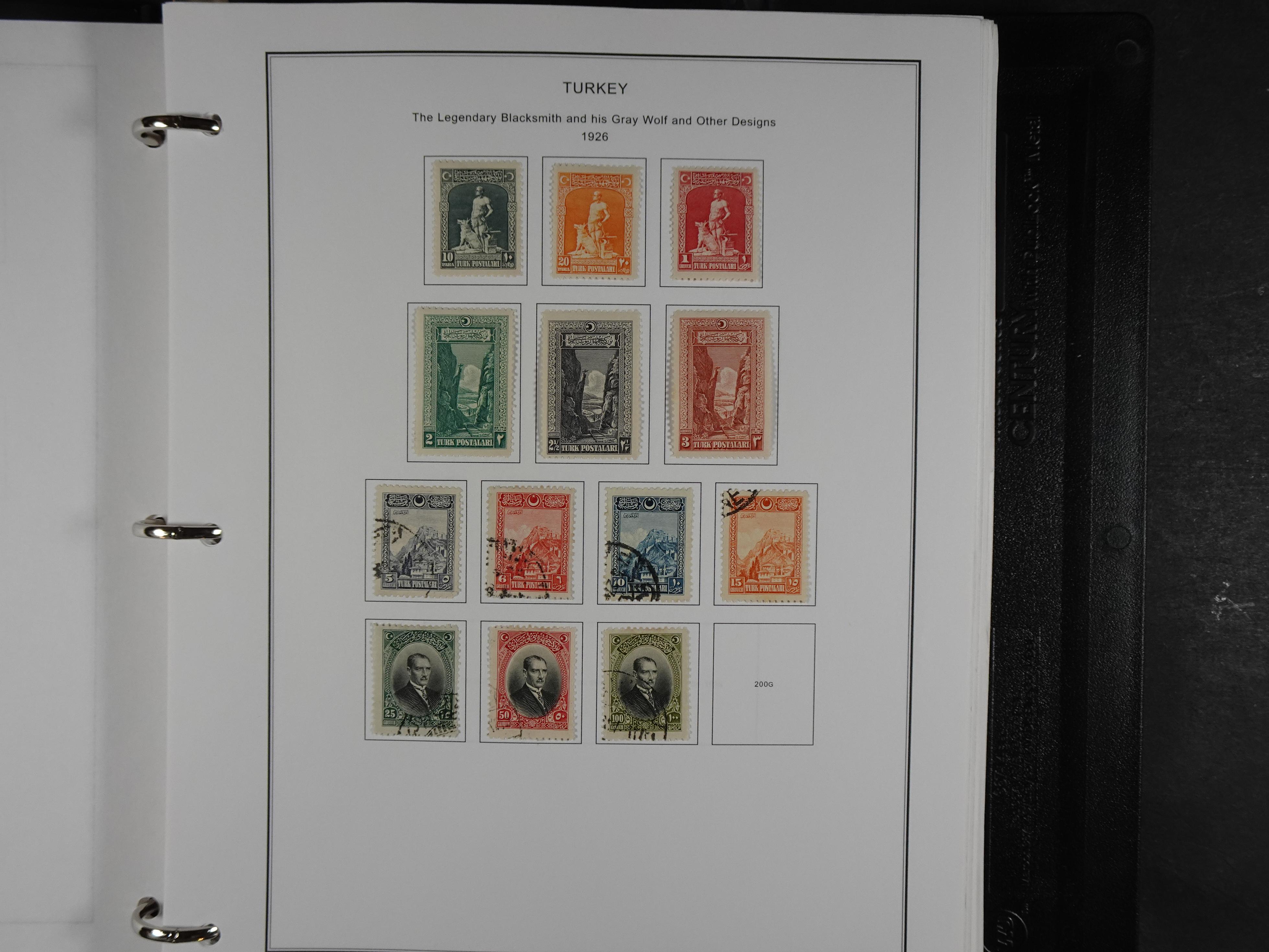 Topcollectie met een enorme waarde onder andere zeer goed postfris Back of the Book ook veel varieteiten etc. vondsten zeer zeker mogelijke. 189