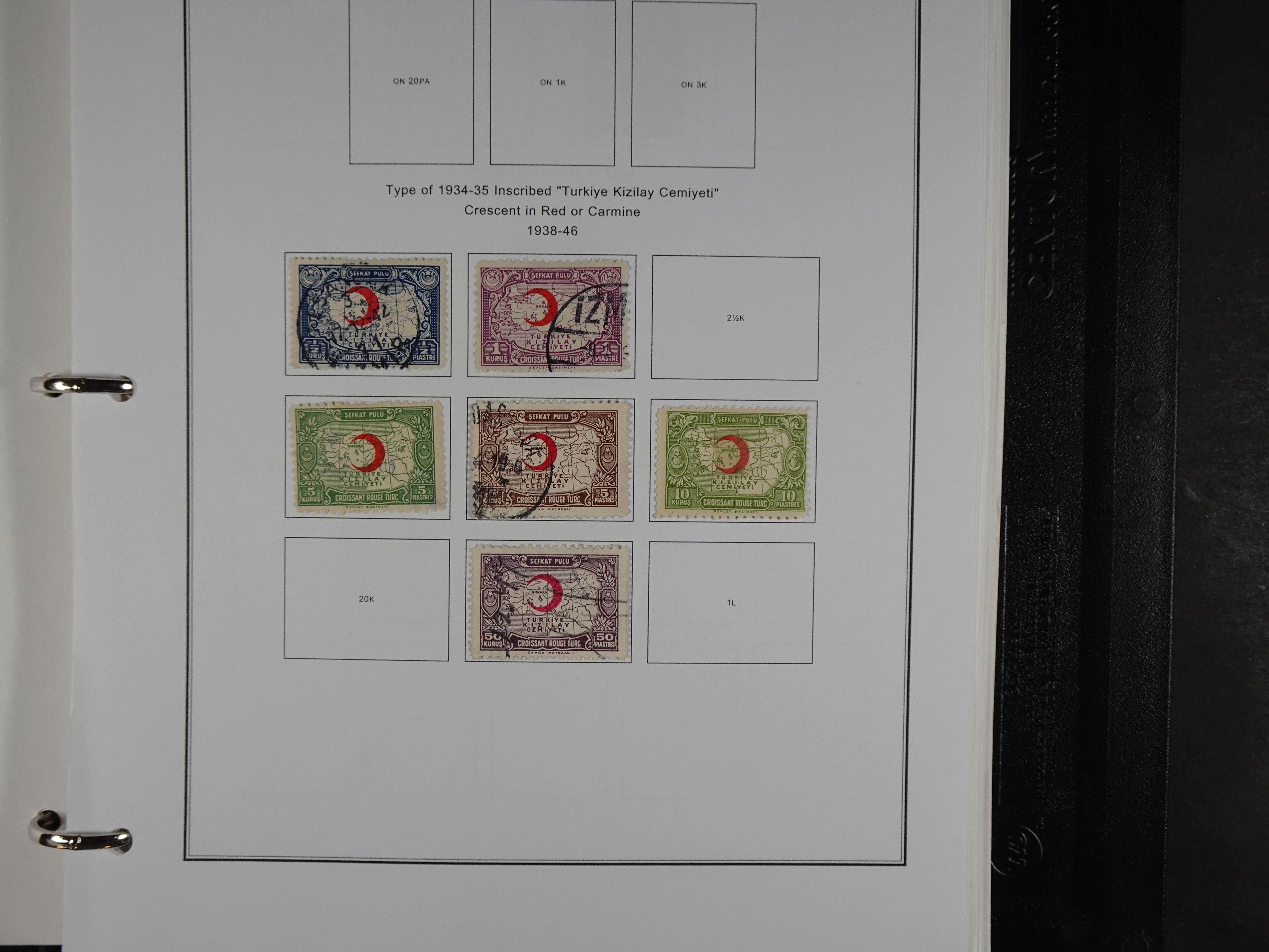 Topcollectie met een enorme waarde onder andere zeer goed postfris Back of the Book ook veel varieteiten etc. vondsten zeer zeker mogelijke. 199