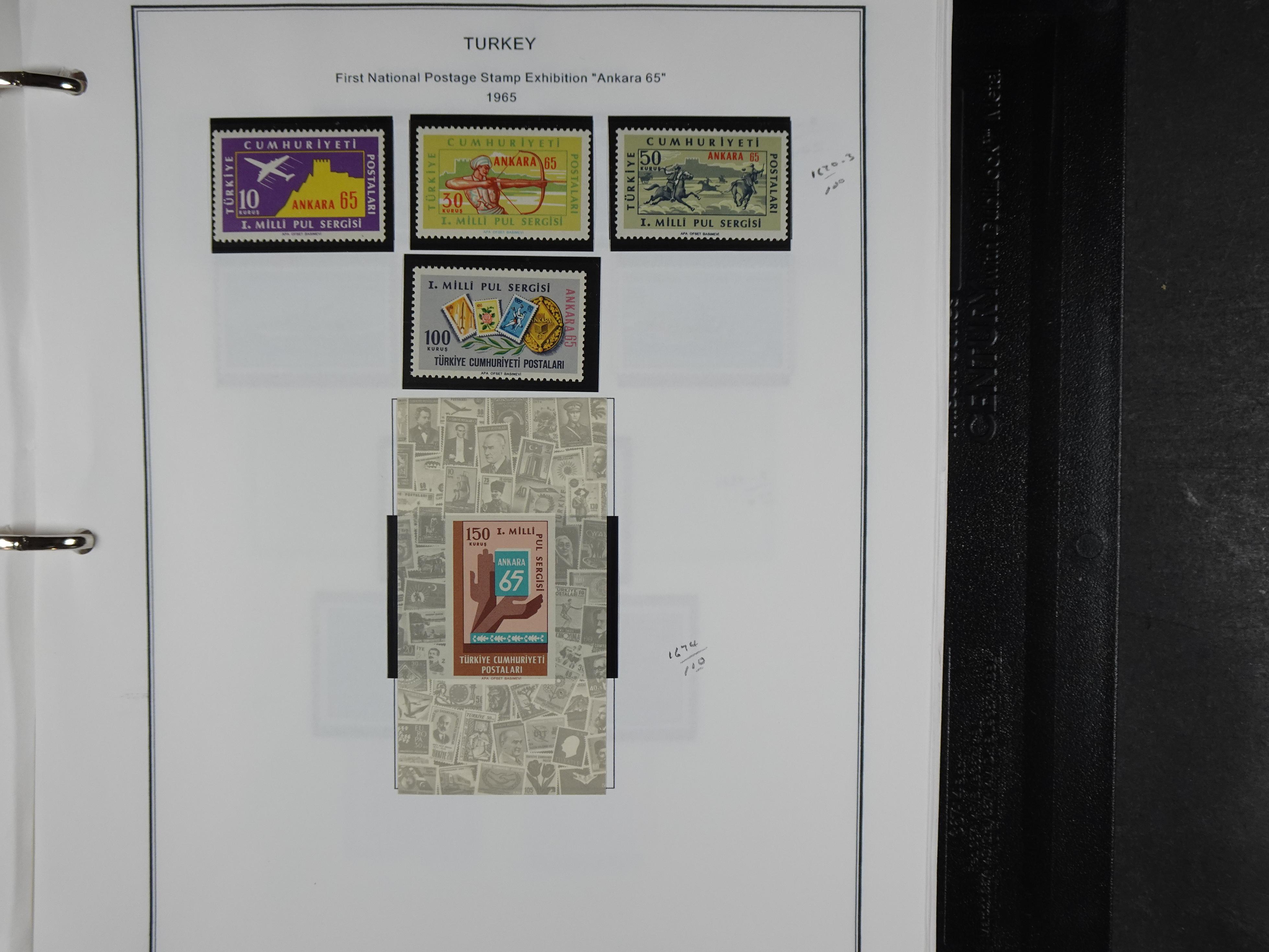 Topcollectie met een enorme waarde onder andere zeer goed postfris Back of the Book ook veel varieteiten etc. vondsten zeer zeker mogelijke. 210