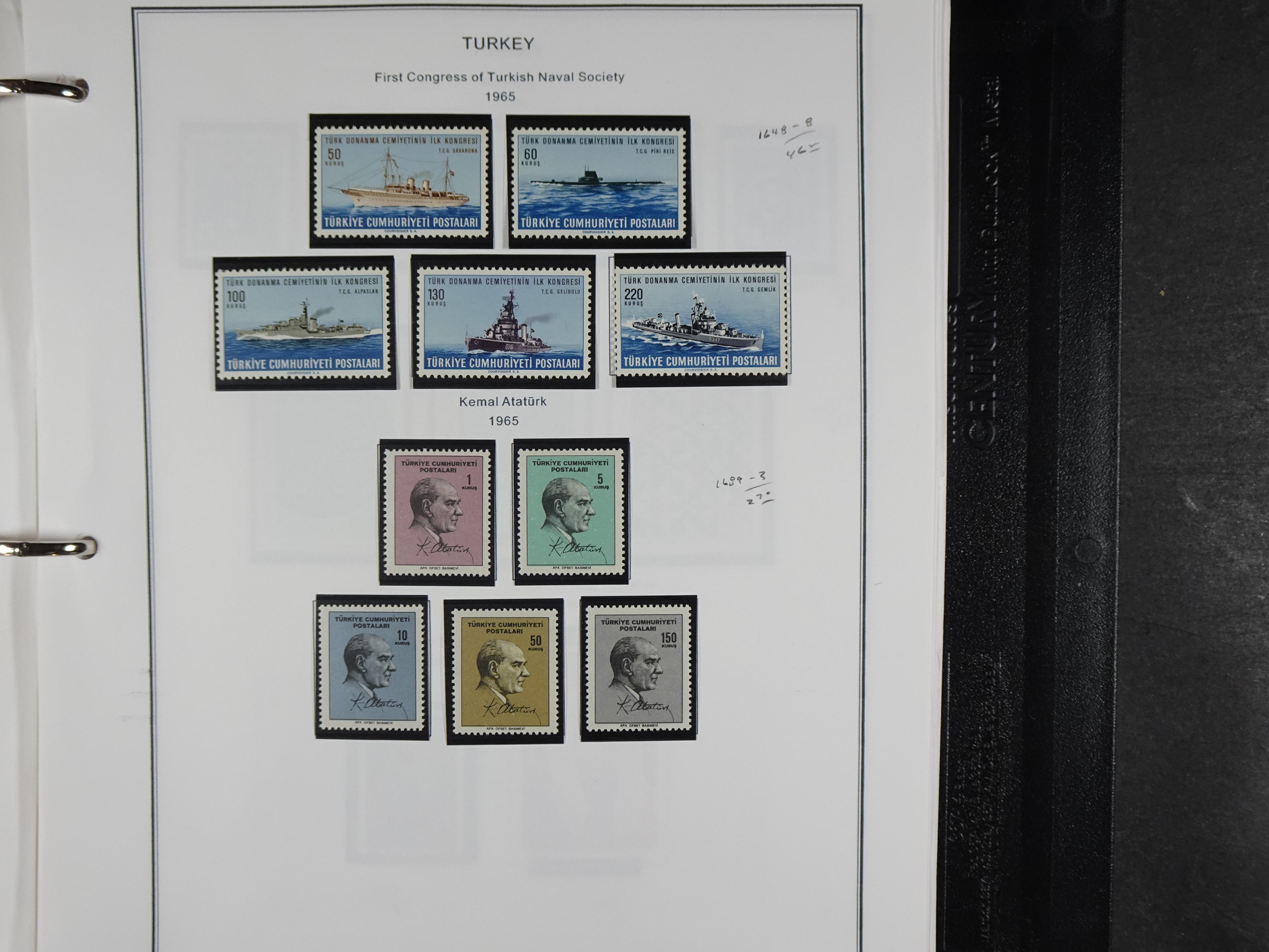 Topcollectie met een enorme waarde onder andere zeer goed postfris Back of the Book ook veel varieteiten etc. vondsten zeer zeker mogelijke. 211