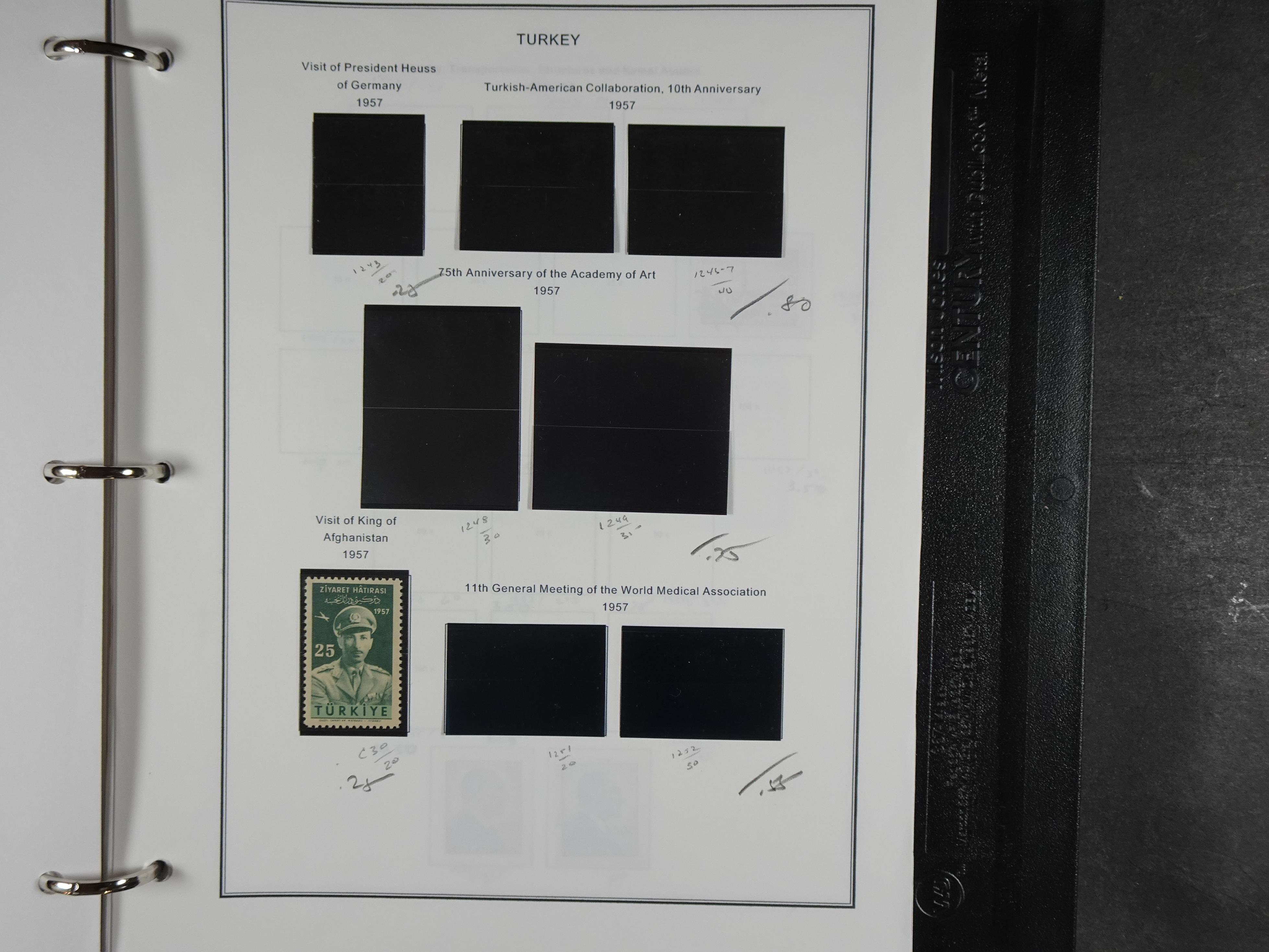 Topcollectie met een enorme waarde onder andere zeer goed postfris Back of the Book ook veel varieteiten etc. vondsten zeer zeker mogelijke. 252