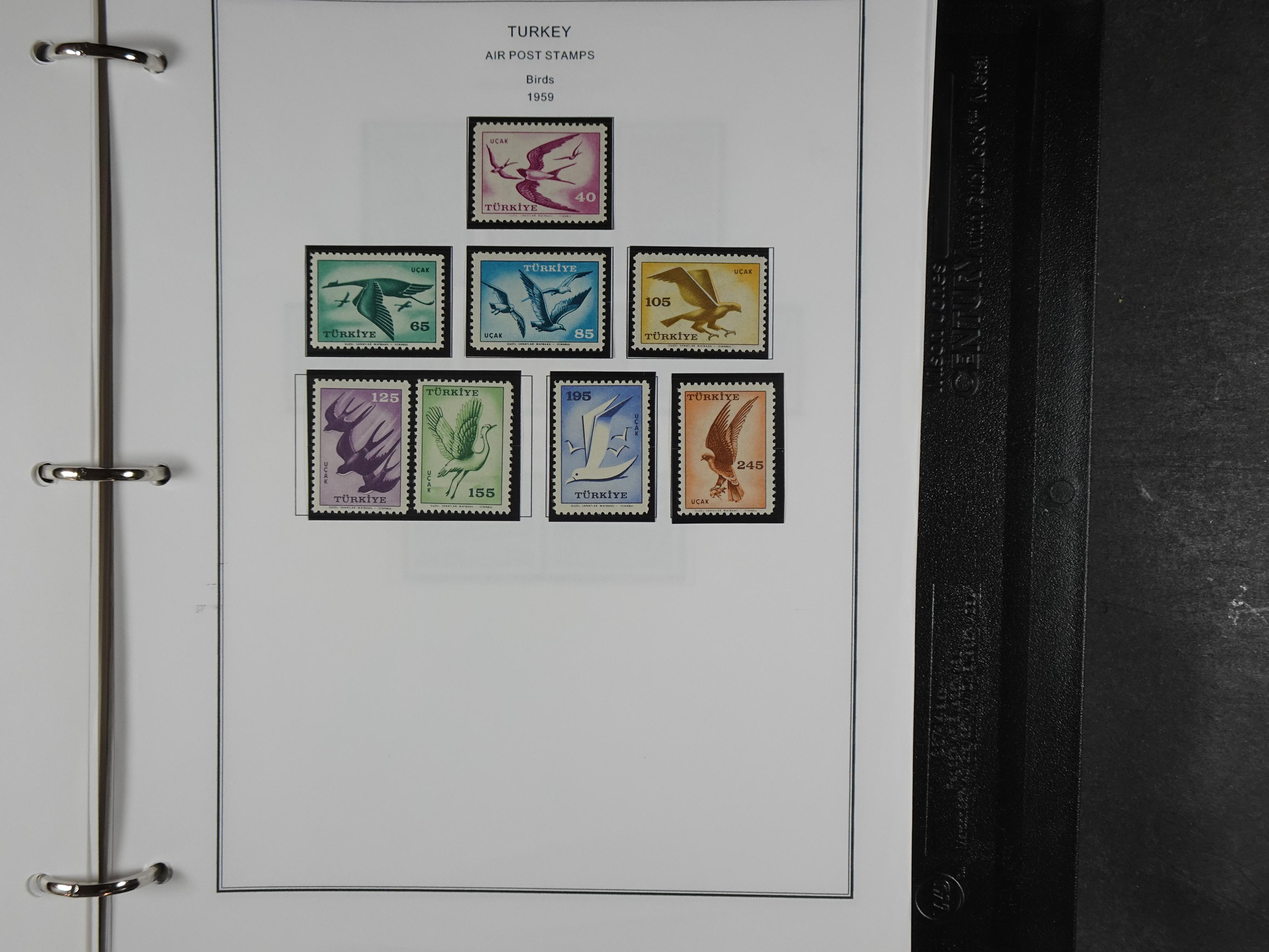 Topcollectie met een enorme waarde onder andere zeer goed postfris Back of the Book ook veel varieteiten etc. vondsten zeer zeker mogelijke. 254