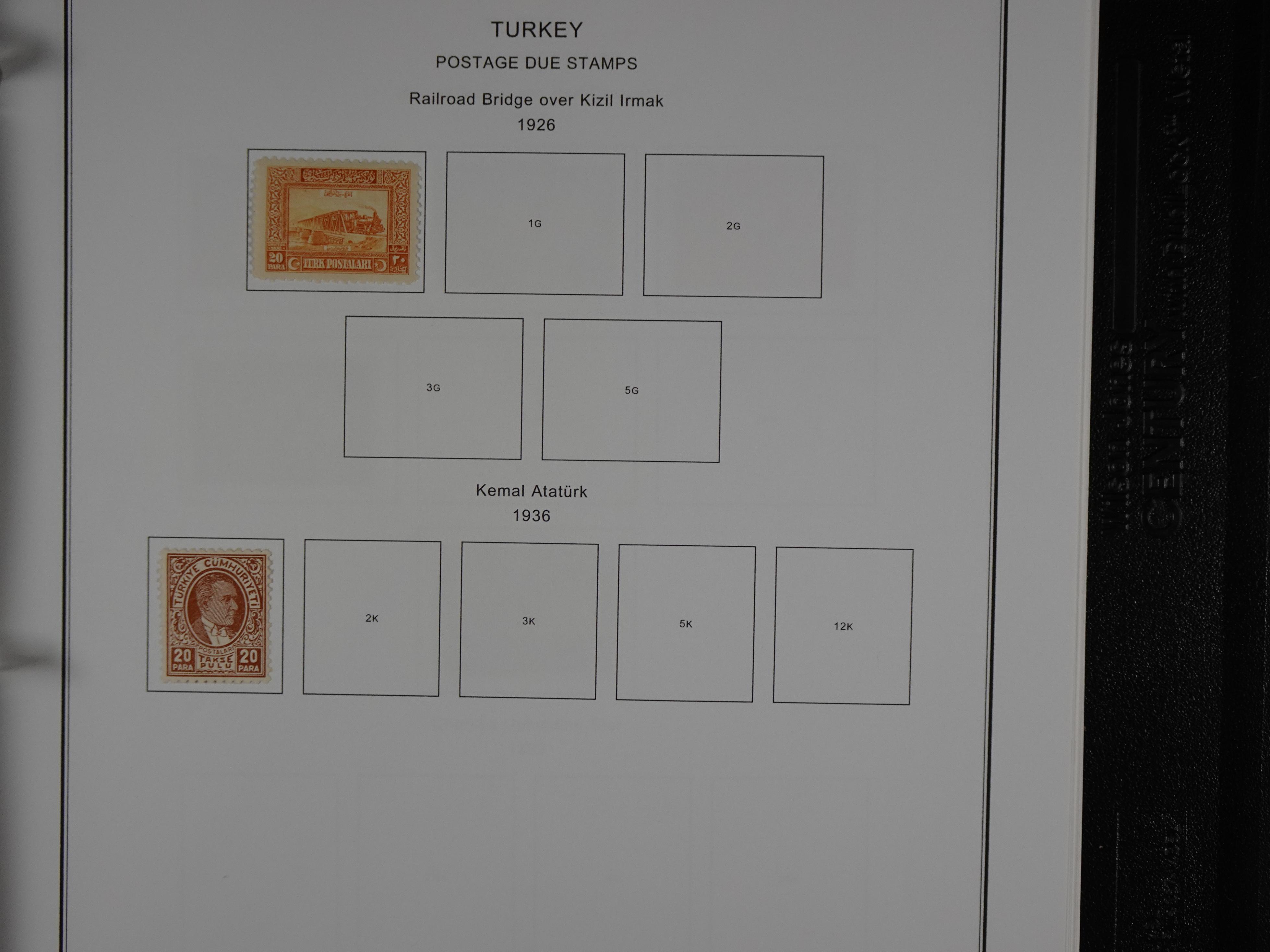 Topcollectie met een enorme waarde onder andere zeer goed postfris Back of the Book ook veel varieteiten etc. vondsten zeer zeker mogelijke. 269