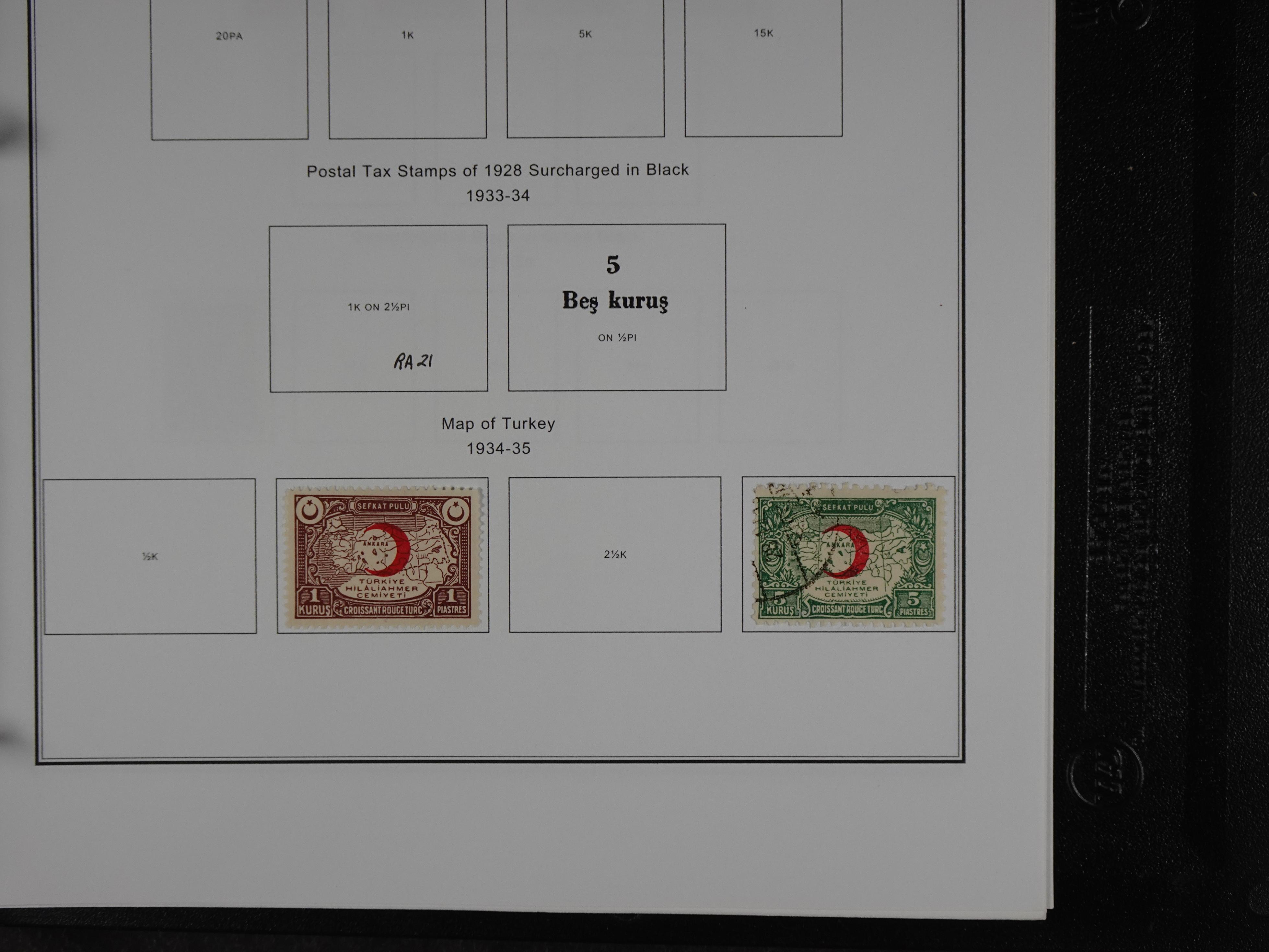 Topcollectie met een enorme waarde onder andere zeer goed postfris Back of the Book ook veel varieteiten etc. vondsten zeer zeker mogelijke. 271