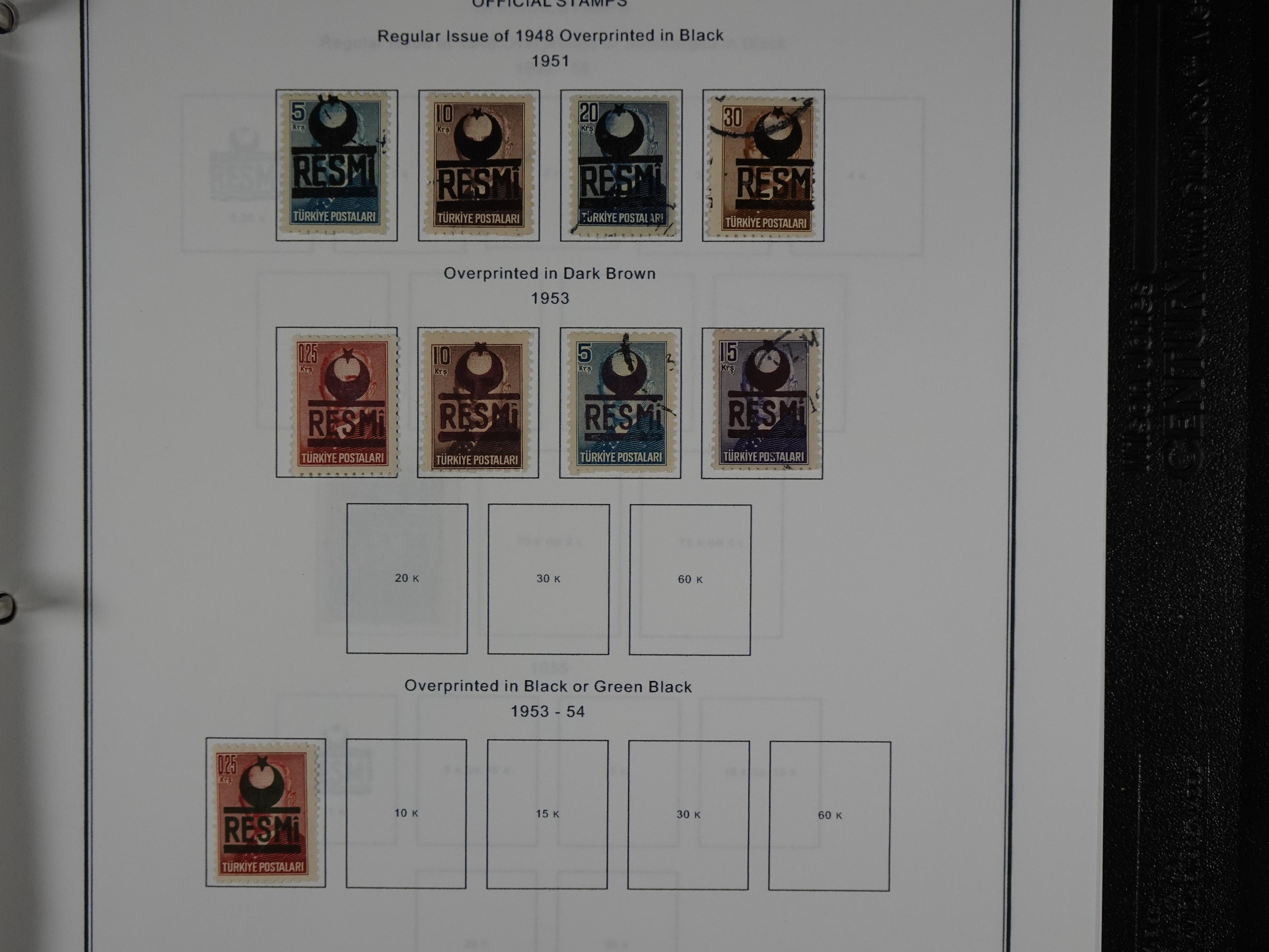 Topcollectie met een enorme waarde onder andere zeer goed postfris Back of the Book ook veel varieteiten etc. vondsten zeer zeker mogelijke. 272