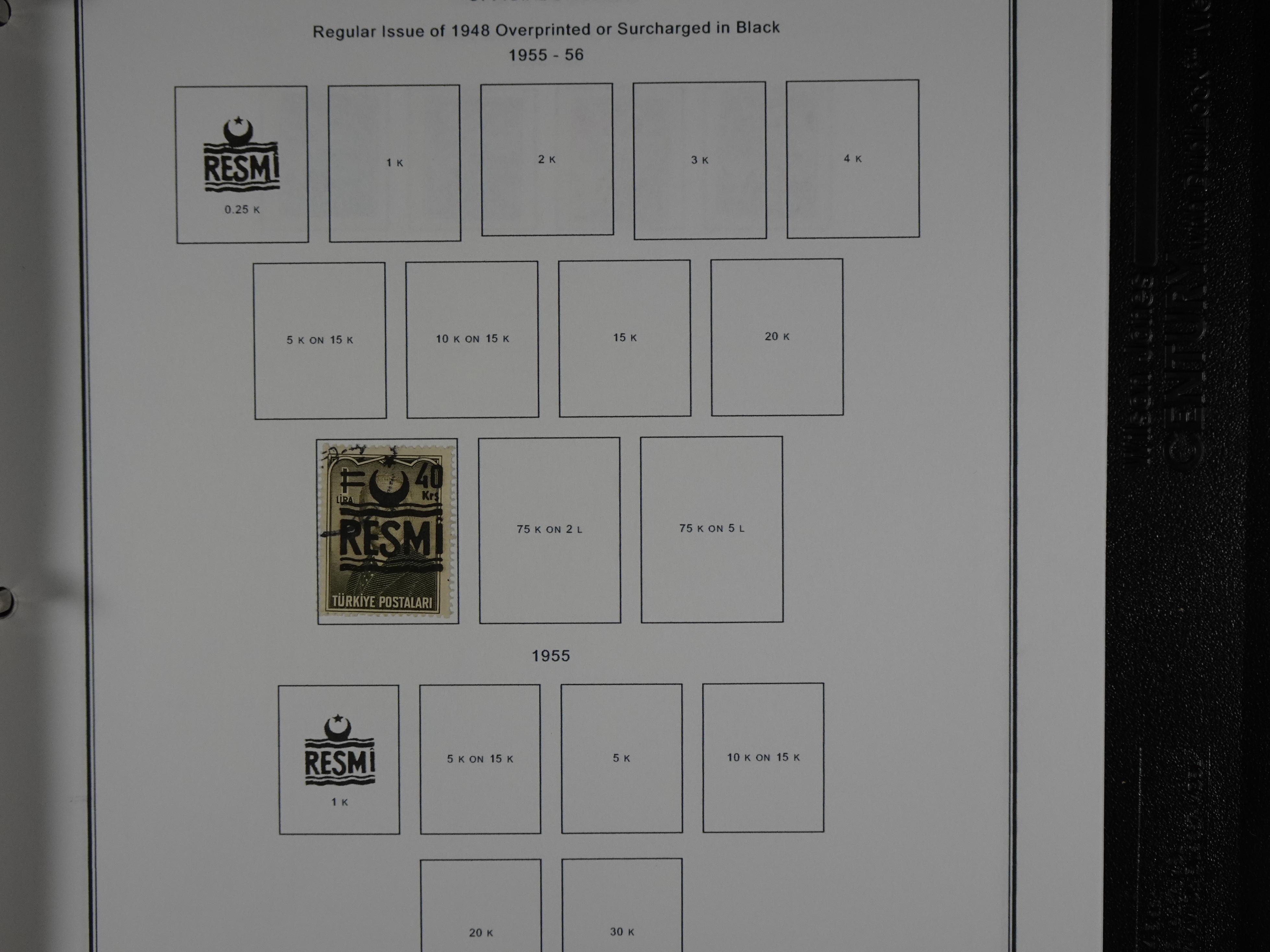 Topcollectie met een enorme waarde onder andere zeer goed postfris Back of the Book ook veel varieteiten etc. vondsten zeer zeker mogelijke. 273