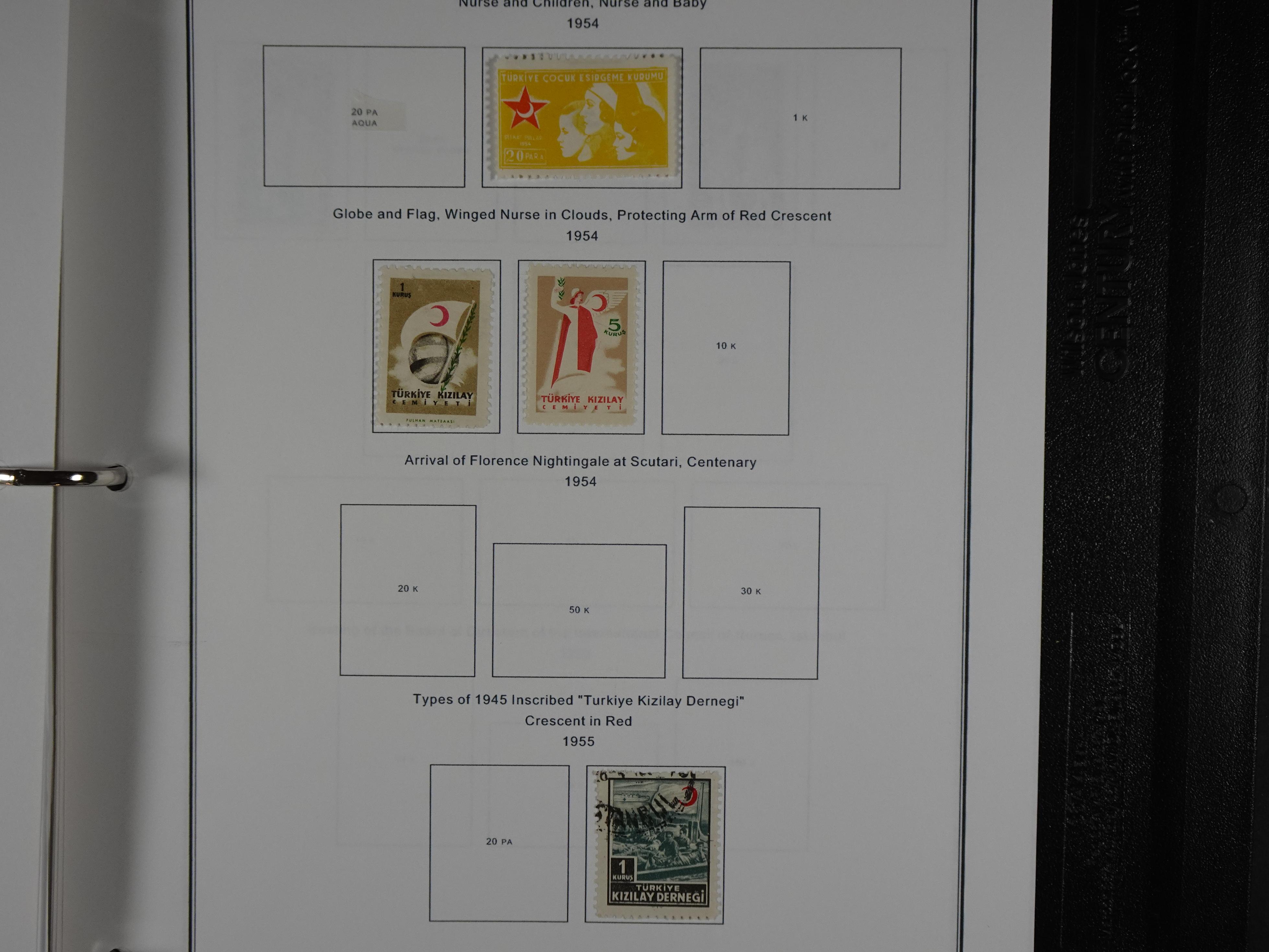 Topcollectie met een enorme waarde onder andere zeer goed postfris Back of the Book ook veel varieteiten etc. vondsten zeer zeker mogelijke. 276