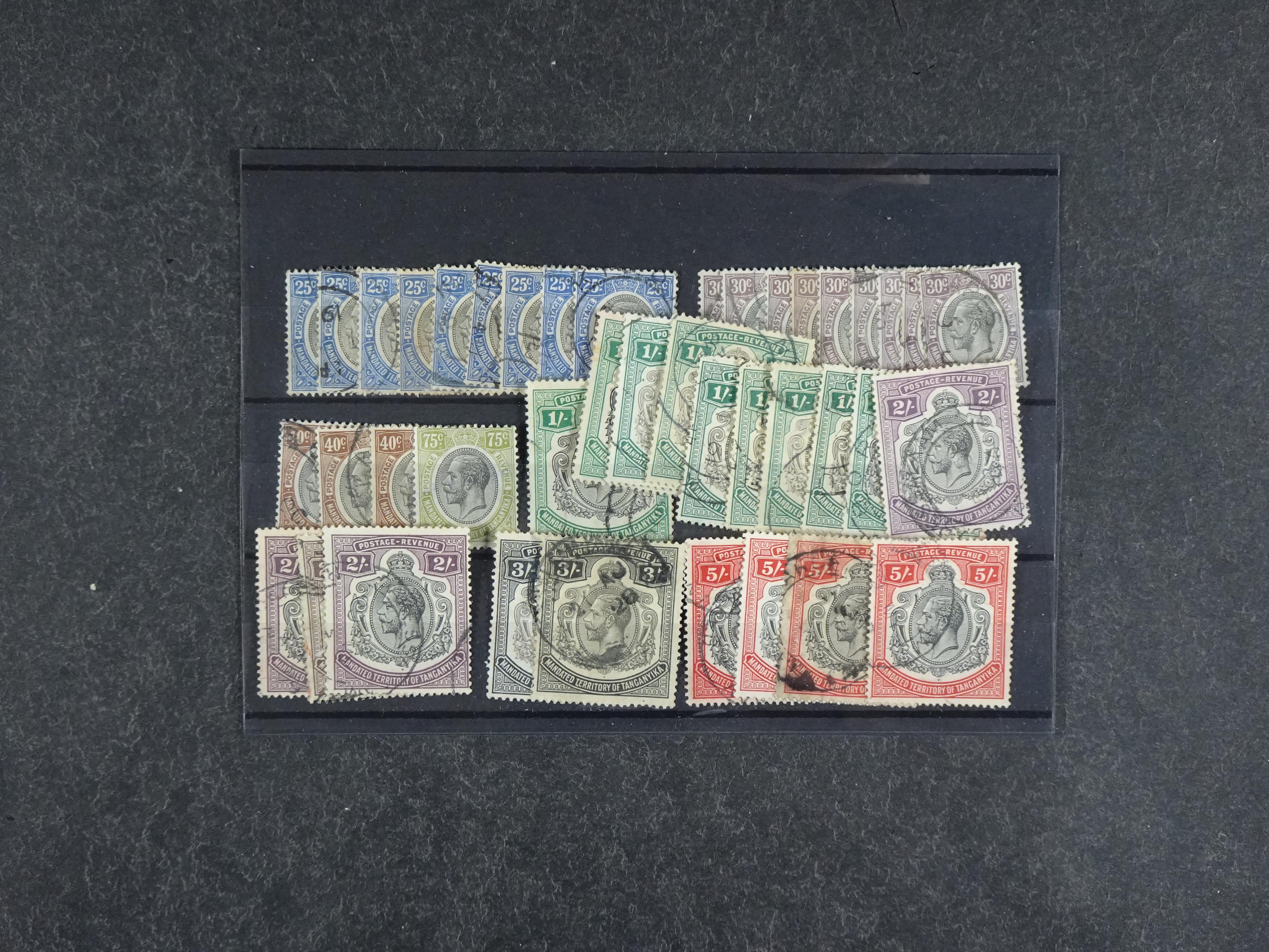 Geweldig uitzoek doos met zeer fraai materiaal van onder andere Zanzibar, Tanganyiga, stempels en geweldig hoge cat waarde. 6