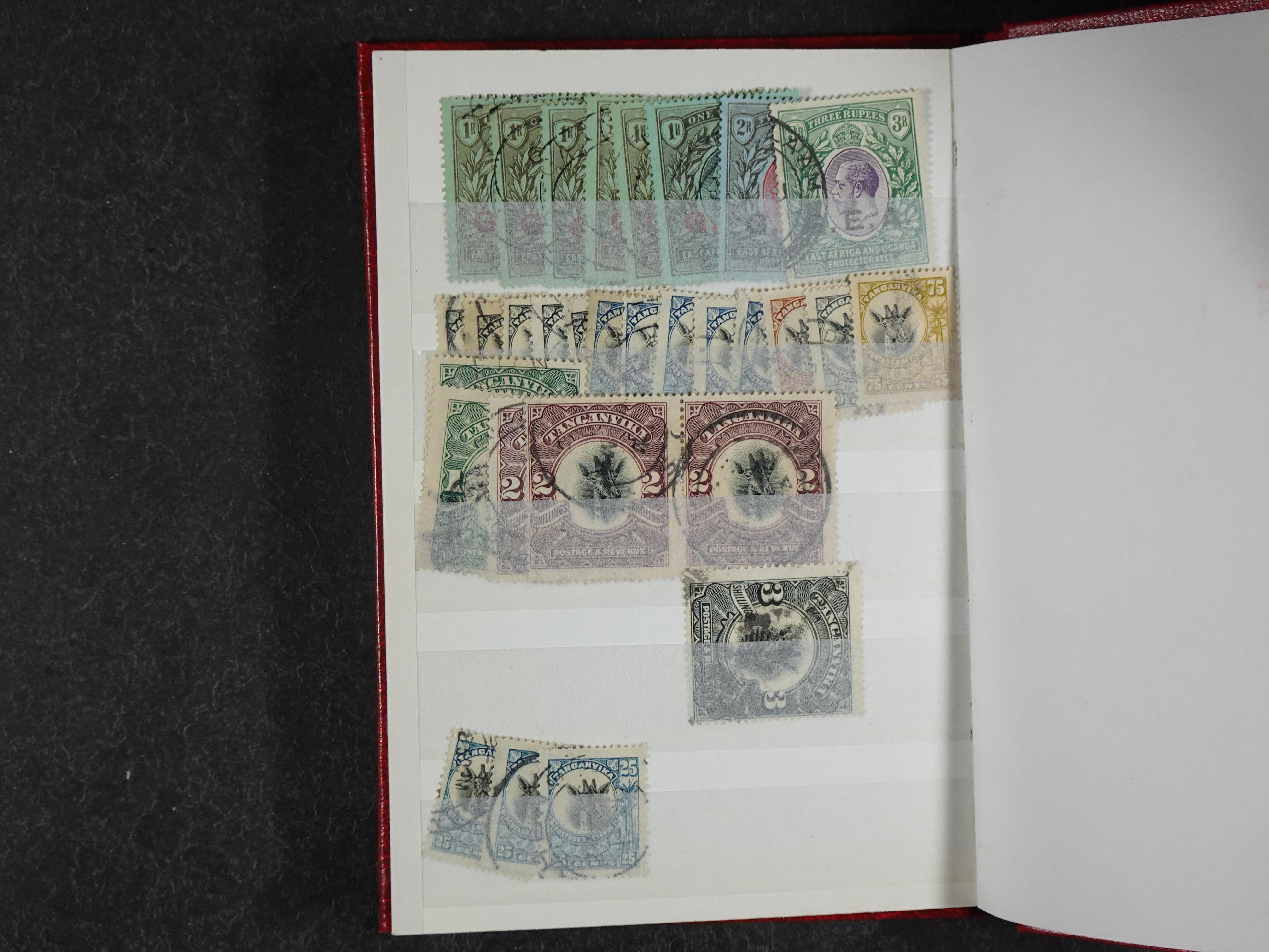 Geweldig uitzoek doos met zeer fraai materiaal van onder andere Zanzibar, Tanganyiga, stempels en geweldig hoge cat waarde. 47