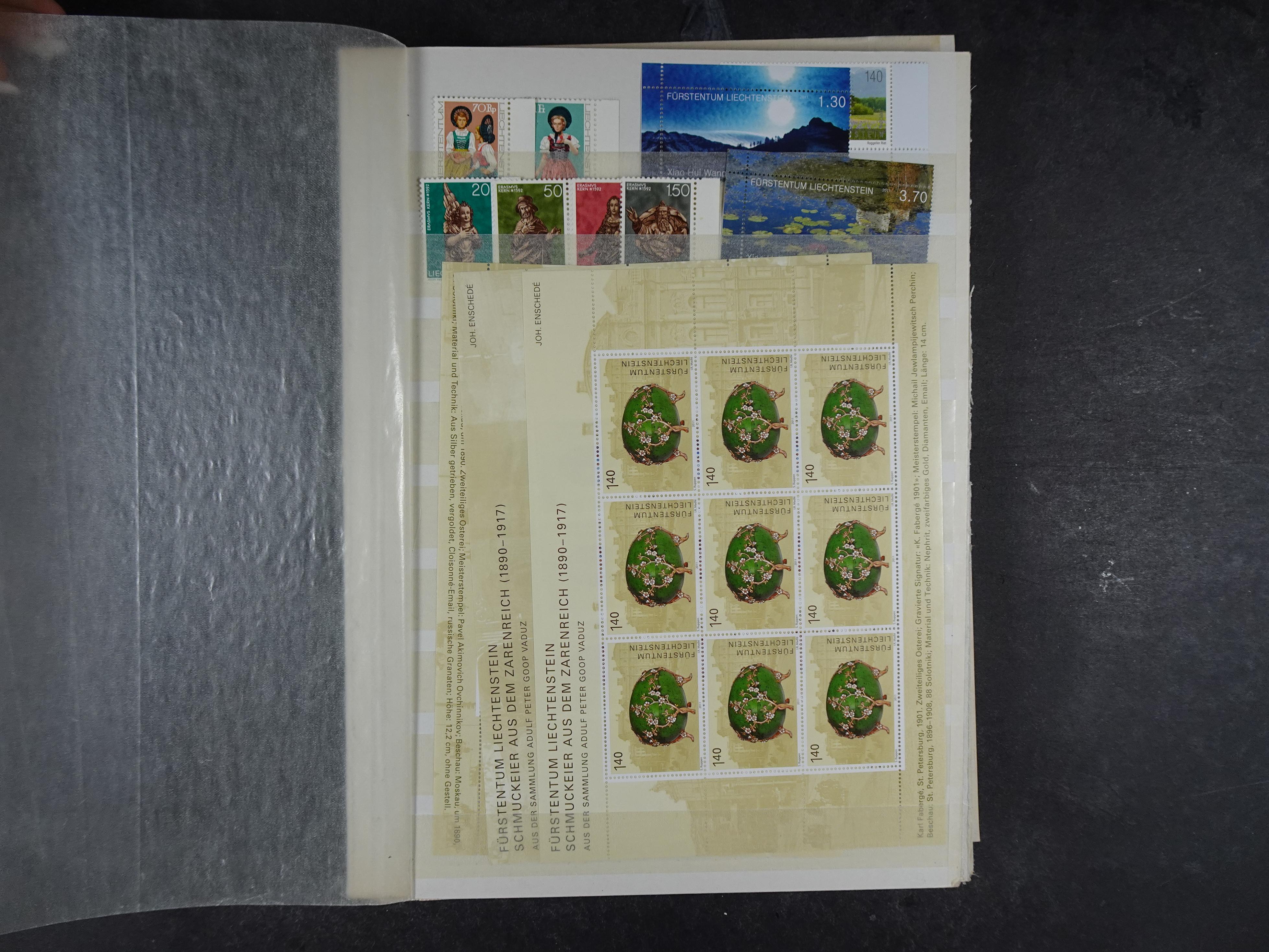 Prachtige partij Liechtenstein postfris waar onder veel blokken en vellen, zeer hoge face value mooi materiaal.