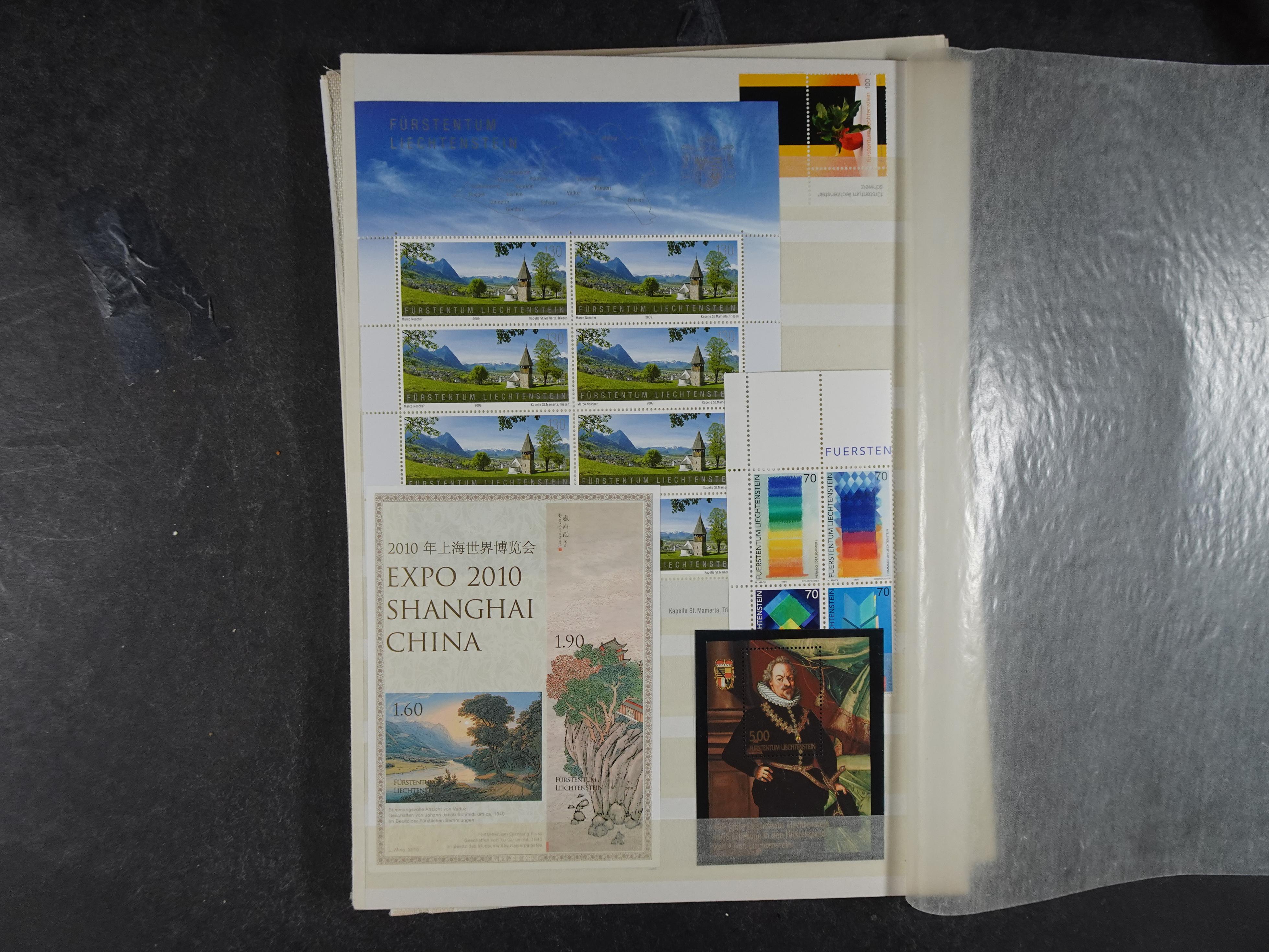 Prachtige partij Liechtenstein postfris waar onder veel blokken en vellen, zeer hoge face value mooi materiaal. 2