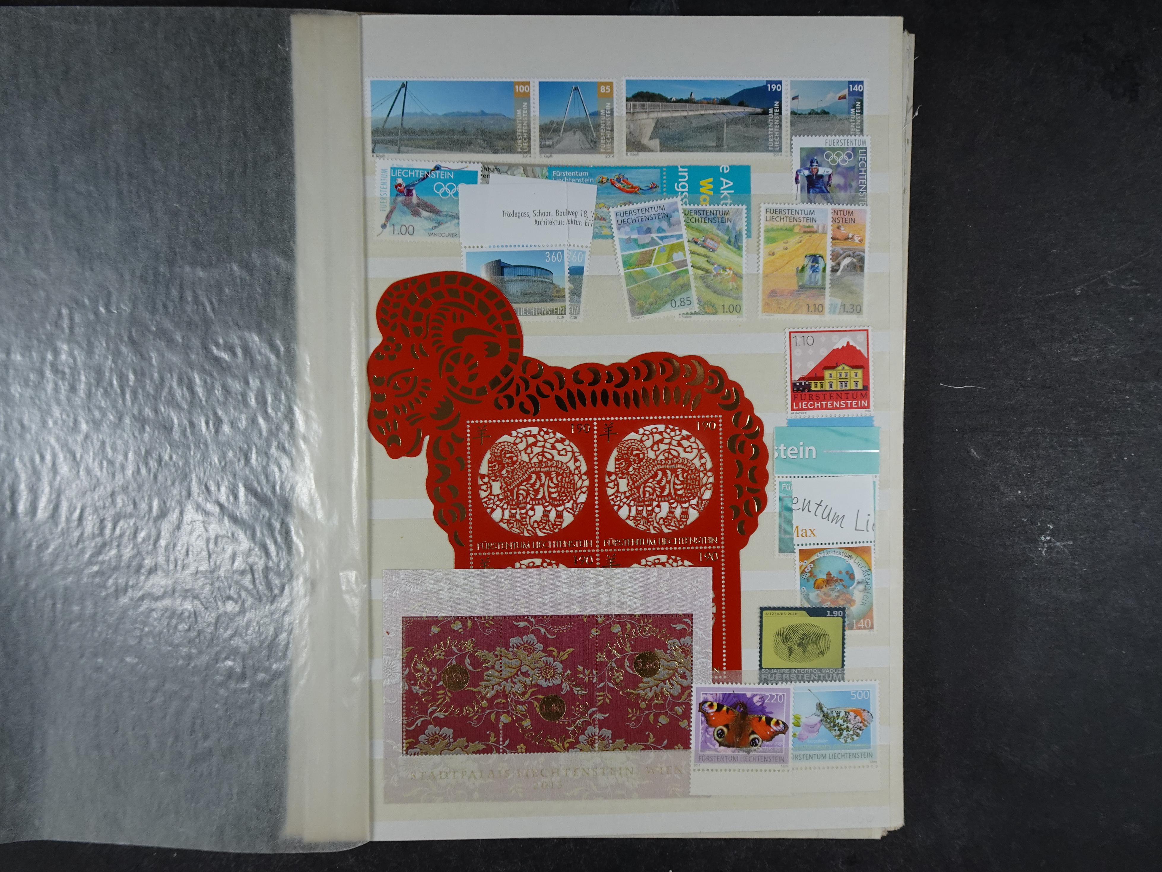 Prachtige partij Liechtenstein postfris waar onder veel blokken en vellen, zeer hoge face value mooi materiaal. 7