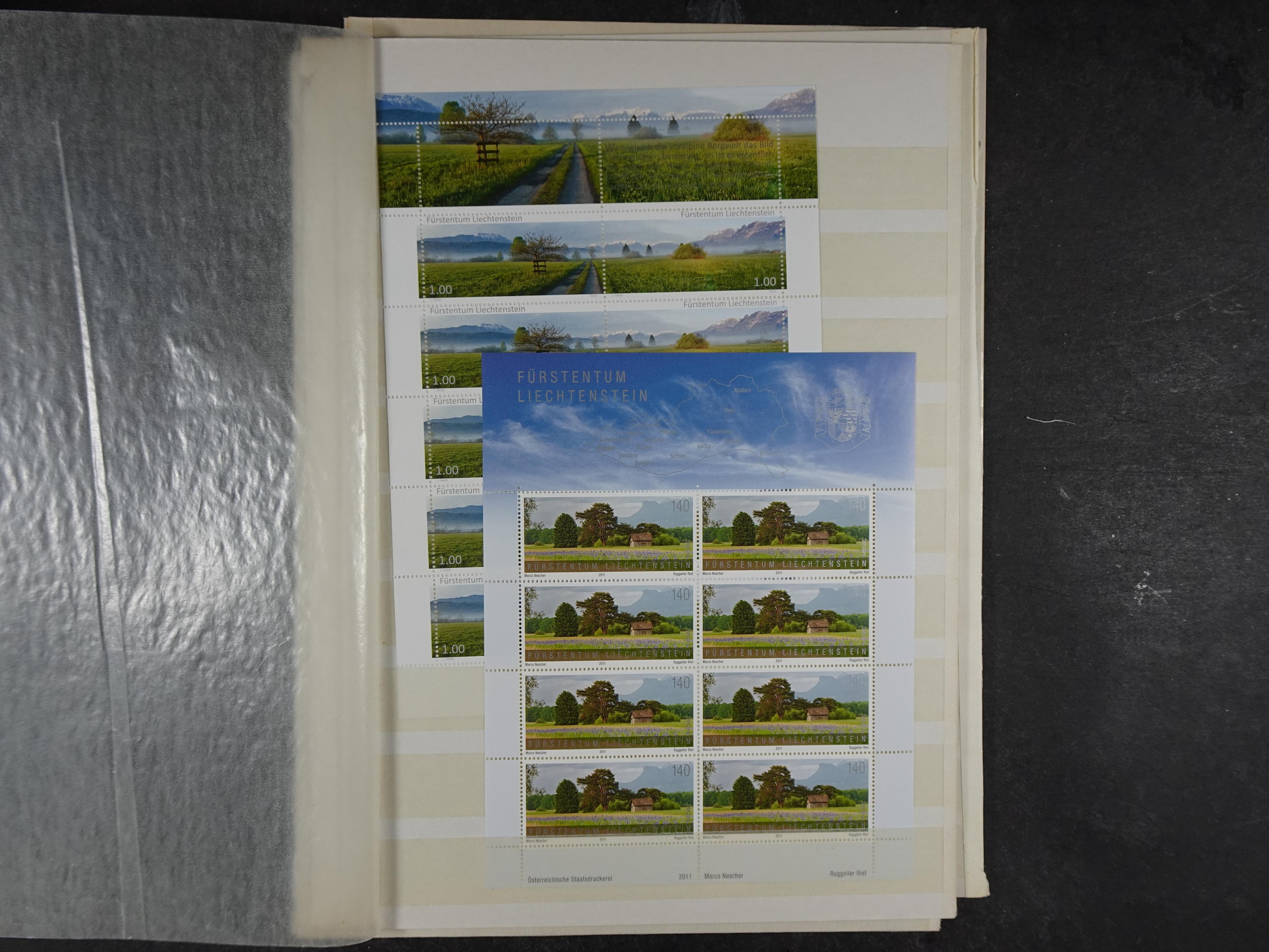 Prachtige partij Liechtenstein postfris waar onder veel blokken en vellen, zeer hoge face value mooi materiaal. 11