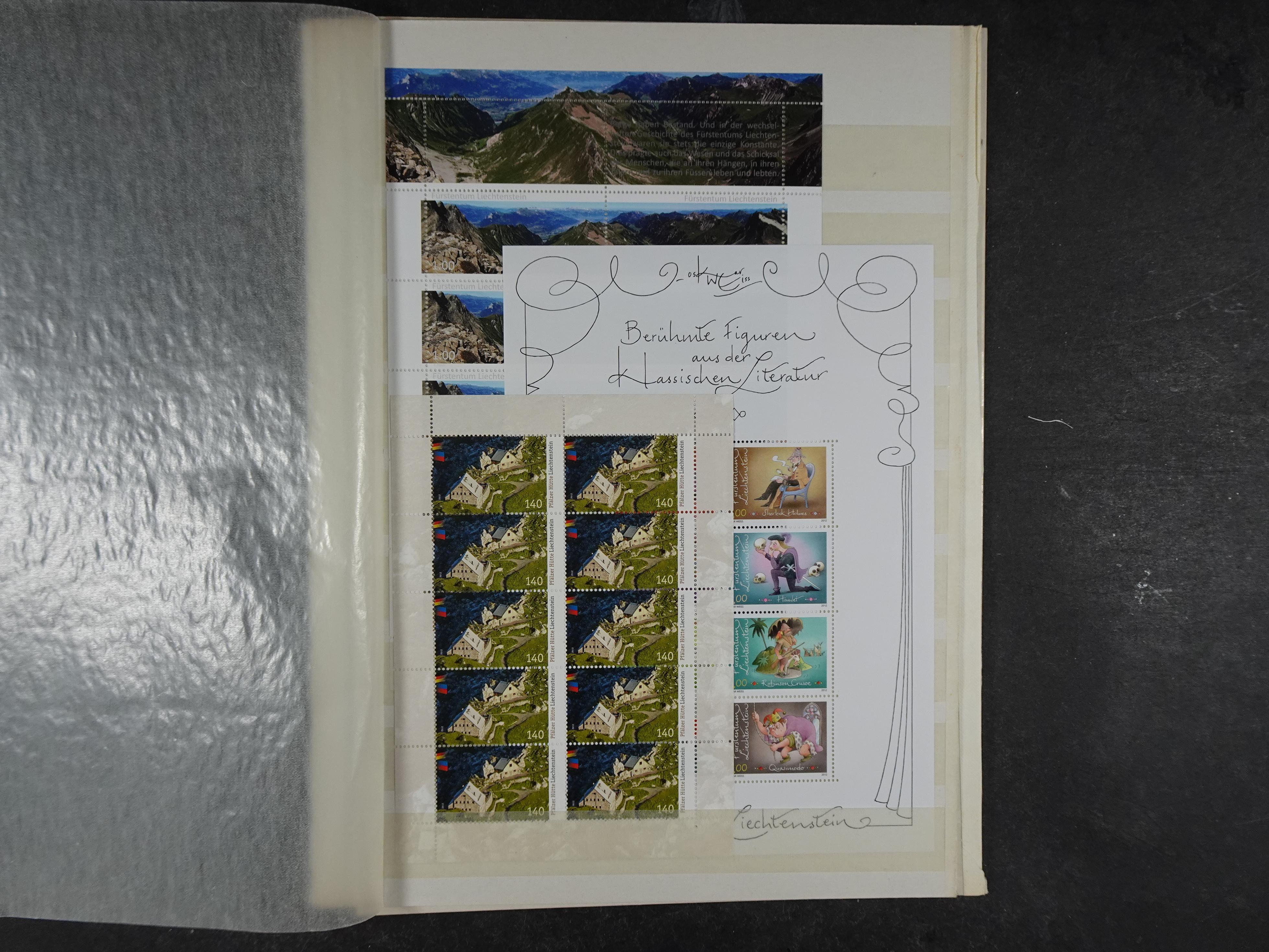 Prachtige partij Liechtenstein postfris waar onder veel blokken en vellen, zeer hoge face value mooi materiaal. 13