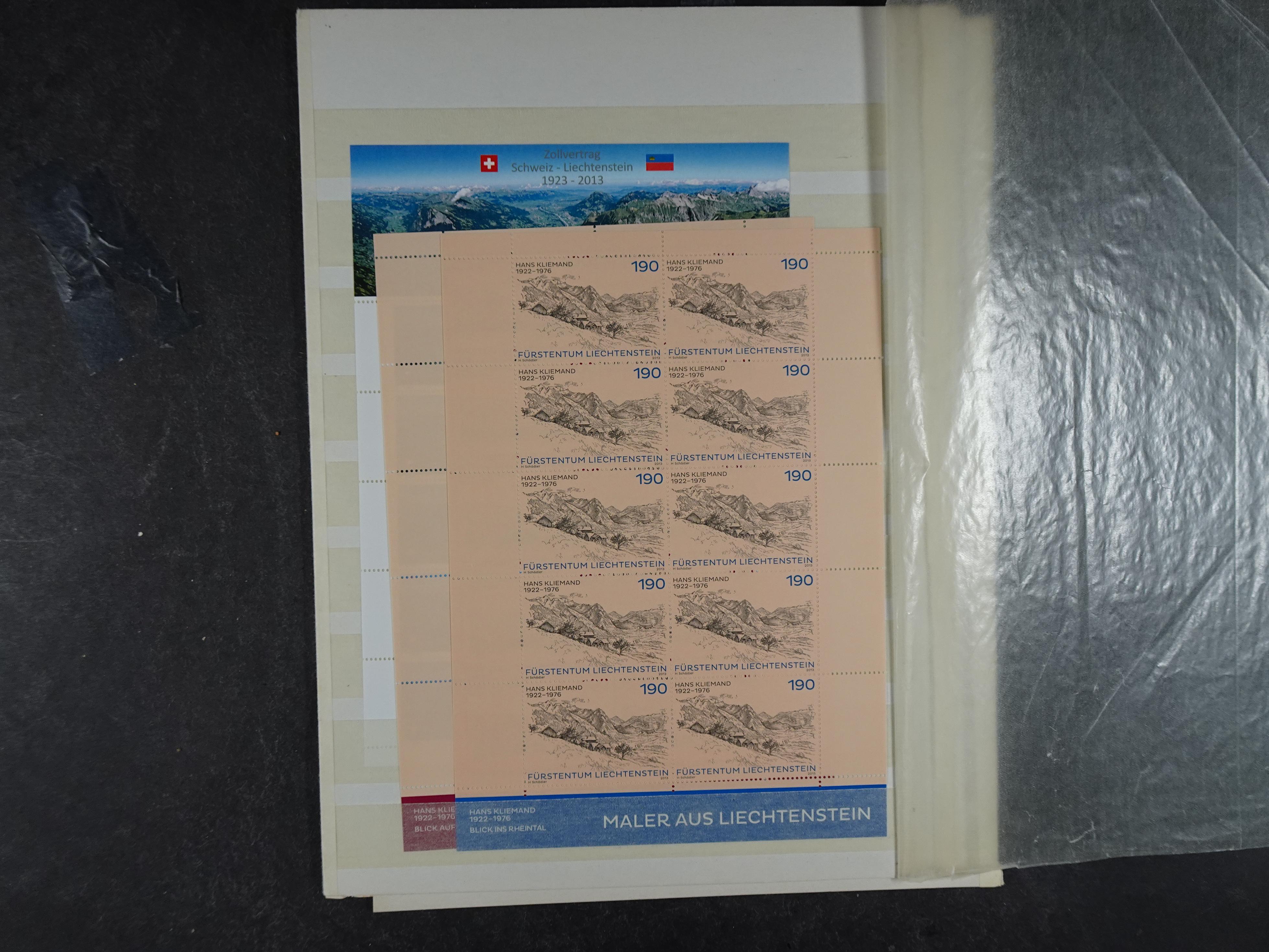 Prachtige partij Liechtenstein postfris waar onder veel blokken en vellen, zeer hoge face value mooi materiaal. 14
