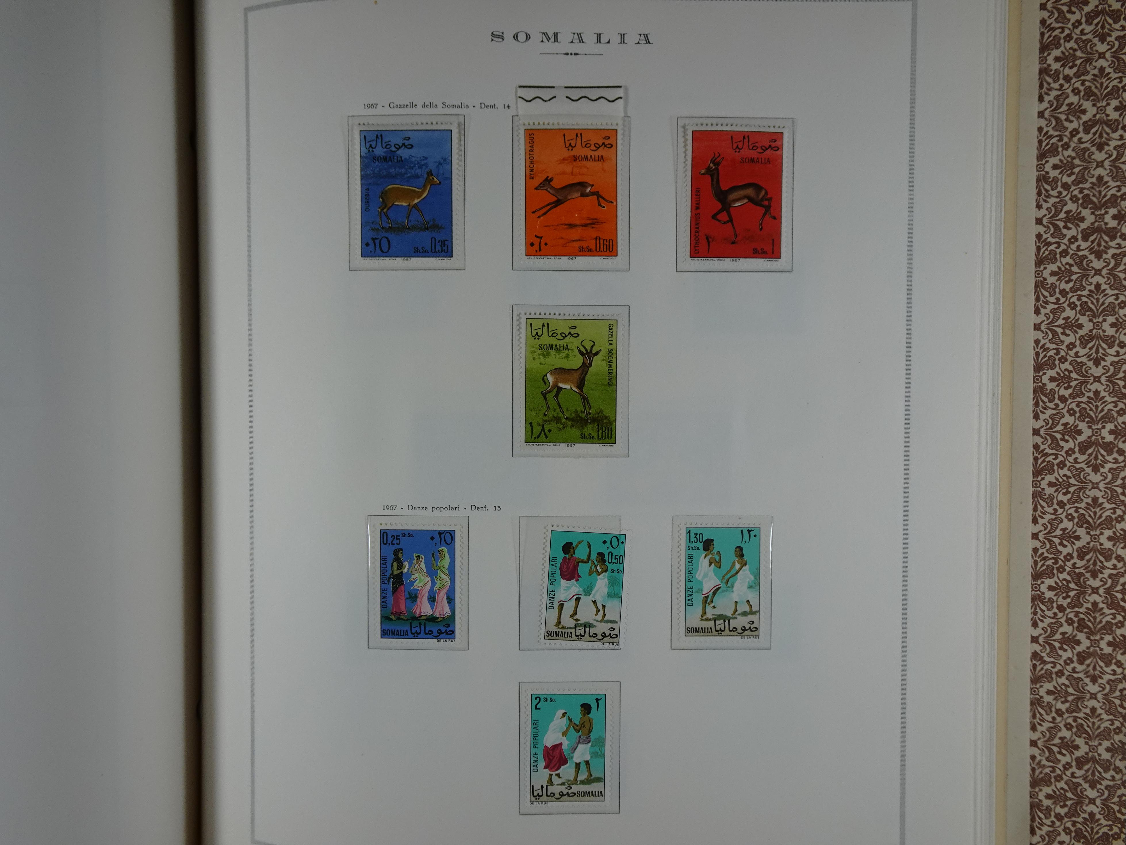 Bijna compleet verzameling Libië en Somalië vrijwel geheel postfris waar onder betere series erg schaars materiaal.  93