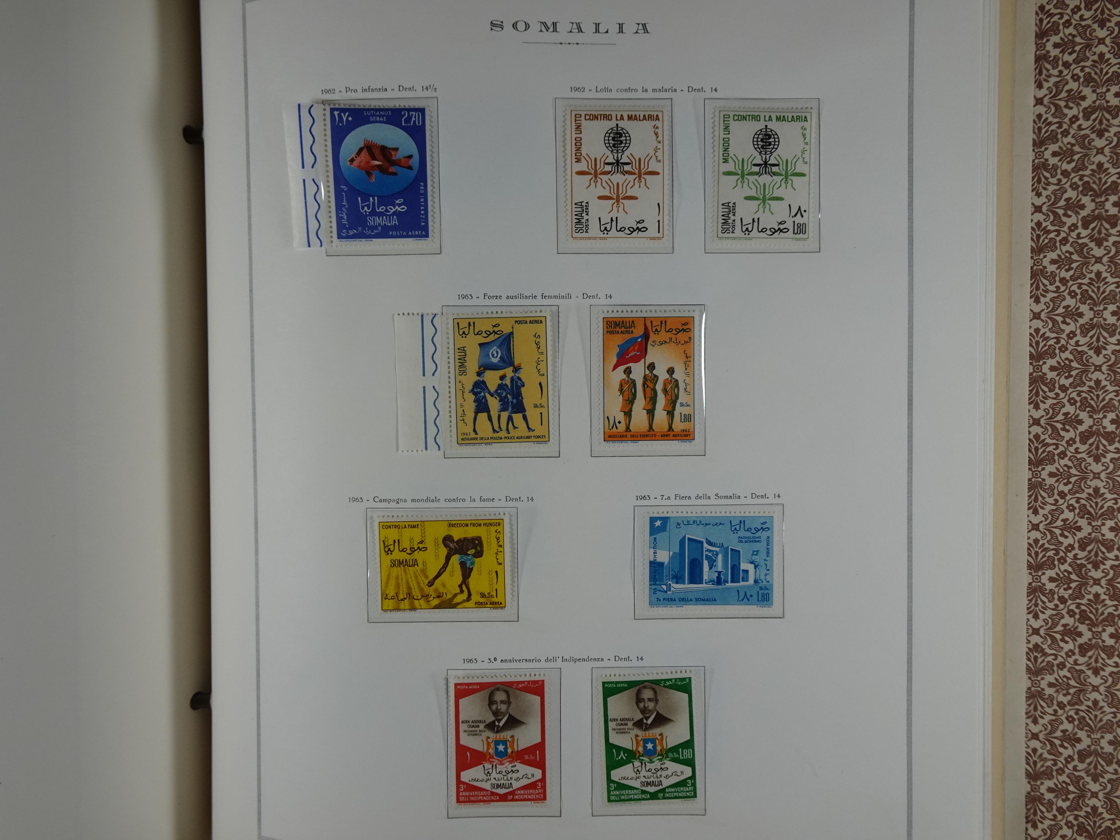 Bijna compleet verzameling Libië en Somalië vrijwel geheel postfris waar onder betere series erg schaars materiaal.  111