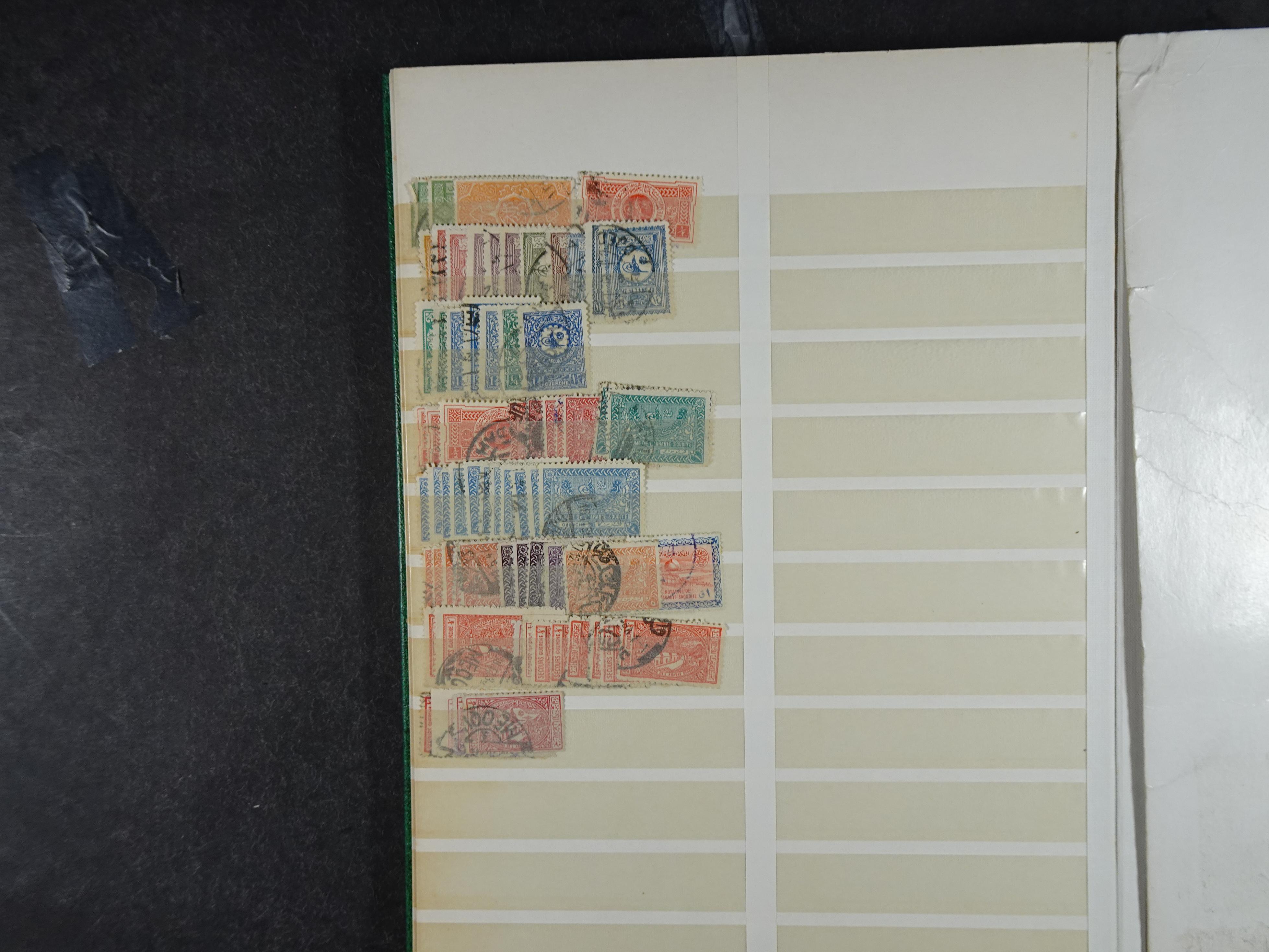 Goed gevulde stockboek wereld, veel Britse gebieden ( klassiek ) betere zegels en aardige stempel materiaal.  13