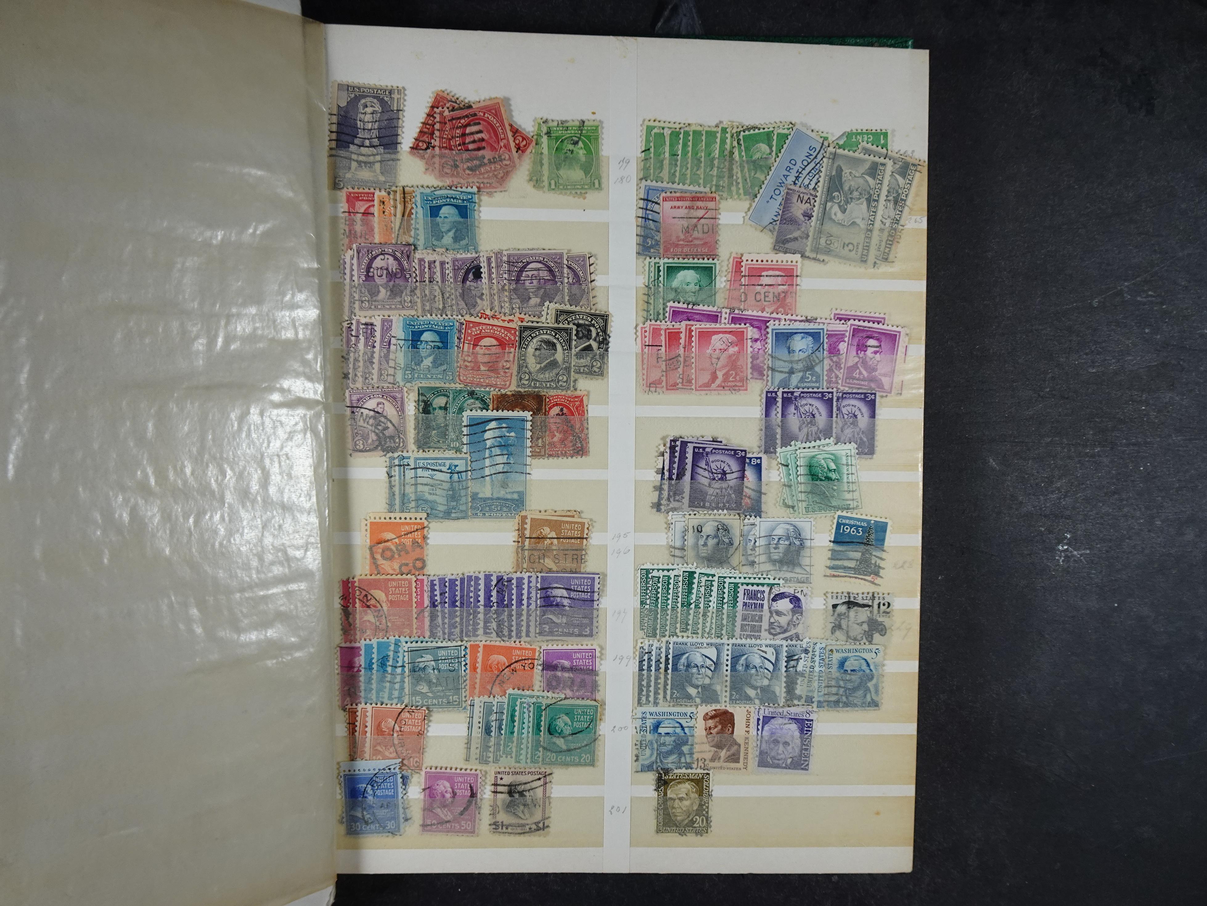 Goed gevulde stockboek wereld, veel Britse gebieden ( klassiek ) betere zegels en aardige stempel materiaal.  24