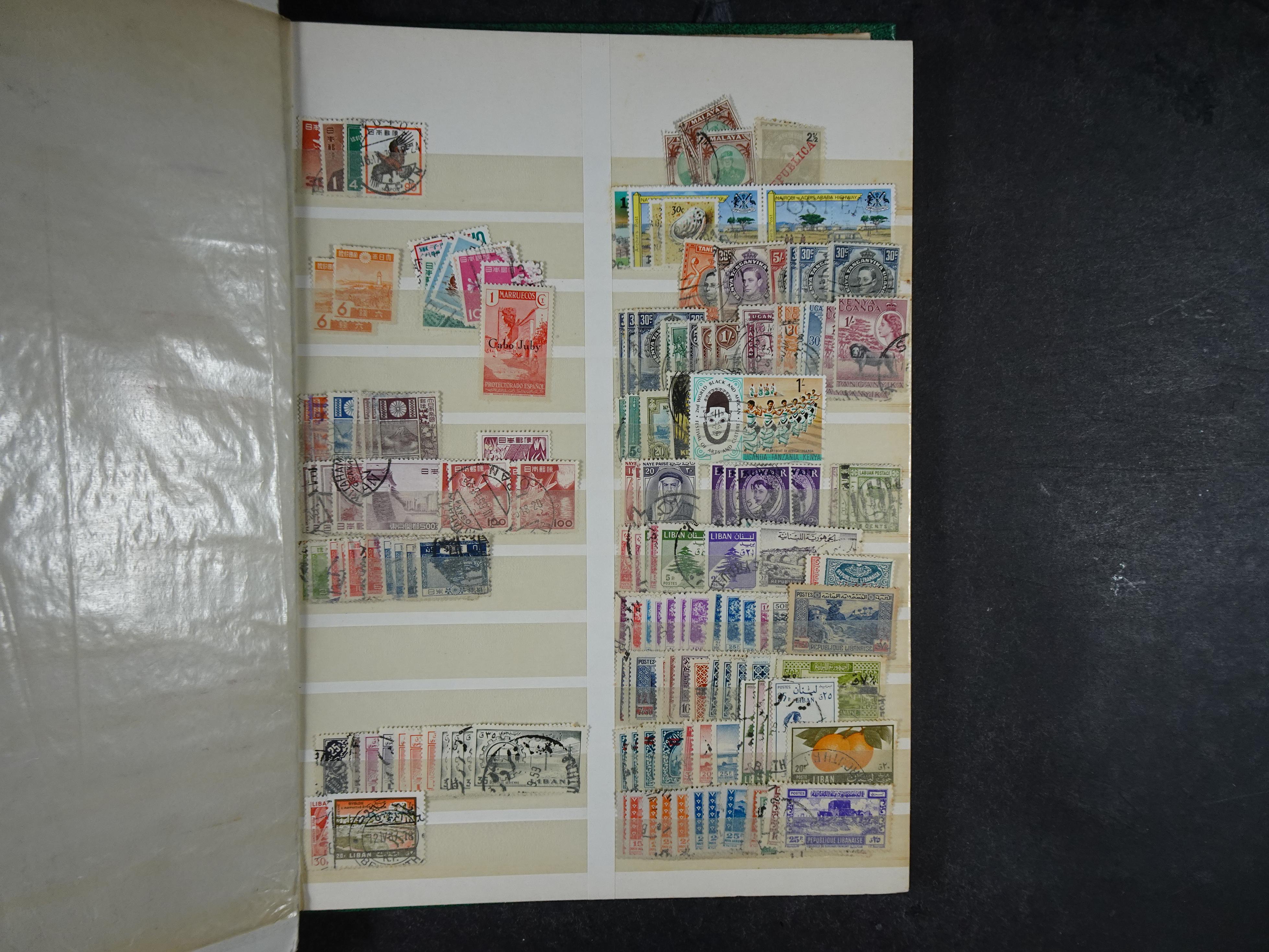 Goed gevulde stockboek wereld, veel Britse gebieden ( klassiek ) betere zegels en aardige stempel materiaal.  30