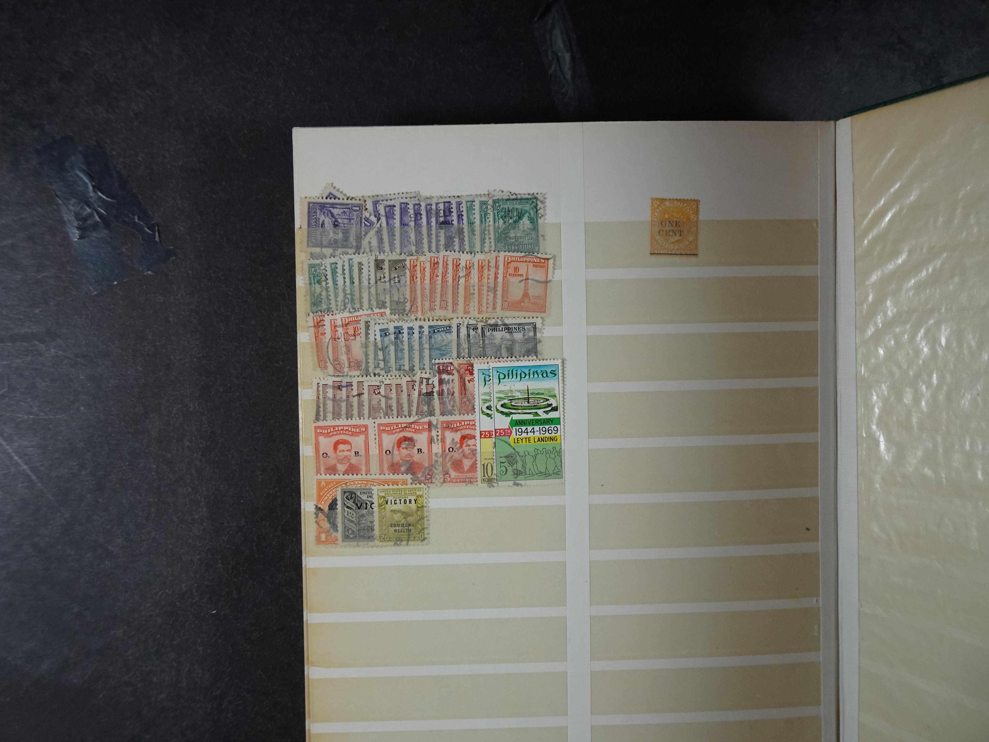 Goed gevulde stockboek wereld, veel Britse gebieden ( klassiek ) betere zegels en aardige stempel materiaal.  36