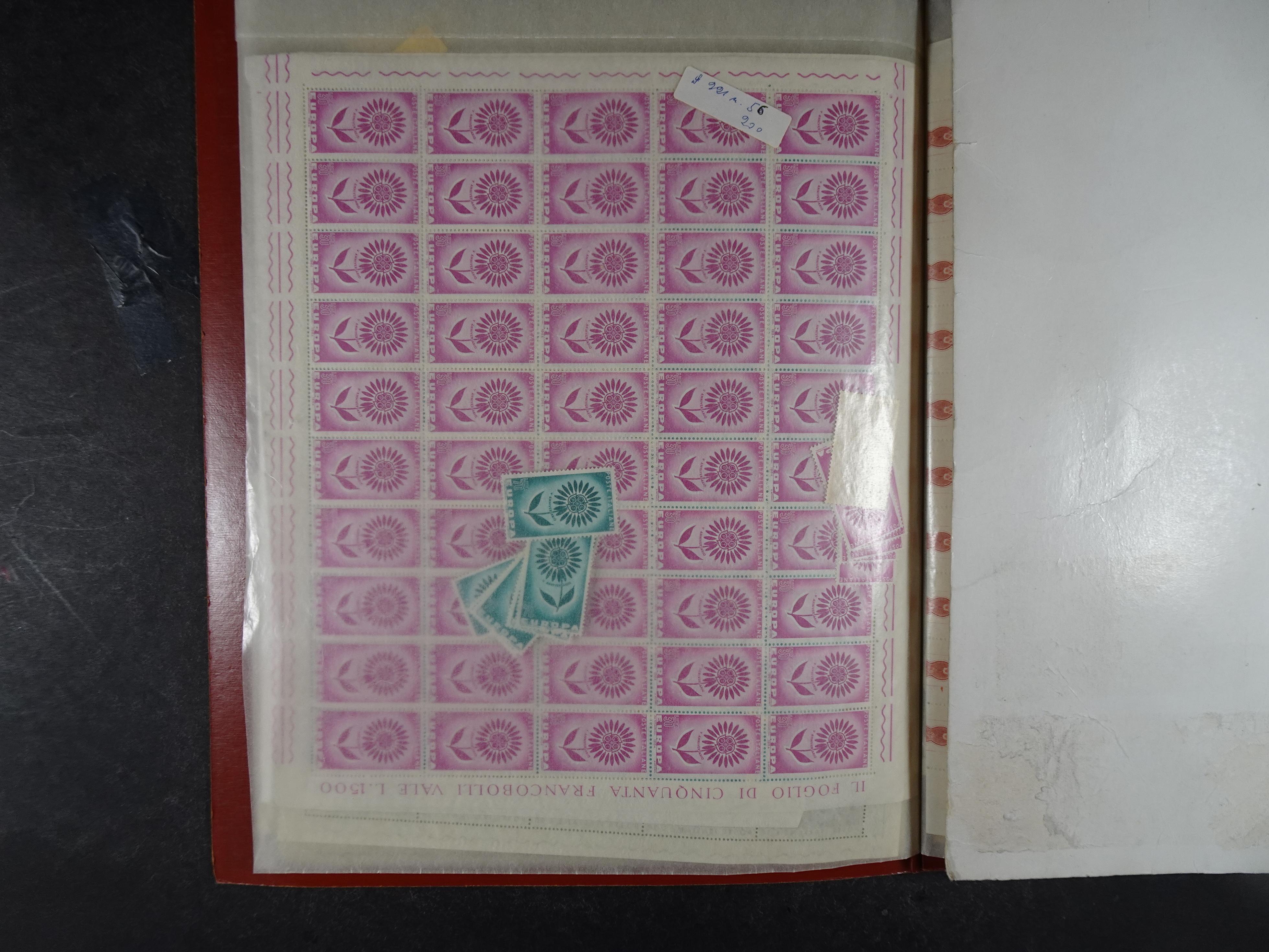 Giga partij postfris materiaal engros materiaal, vellen, veldelen etc. Zeer hoge cat waarde. 52