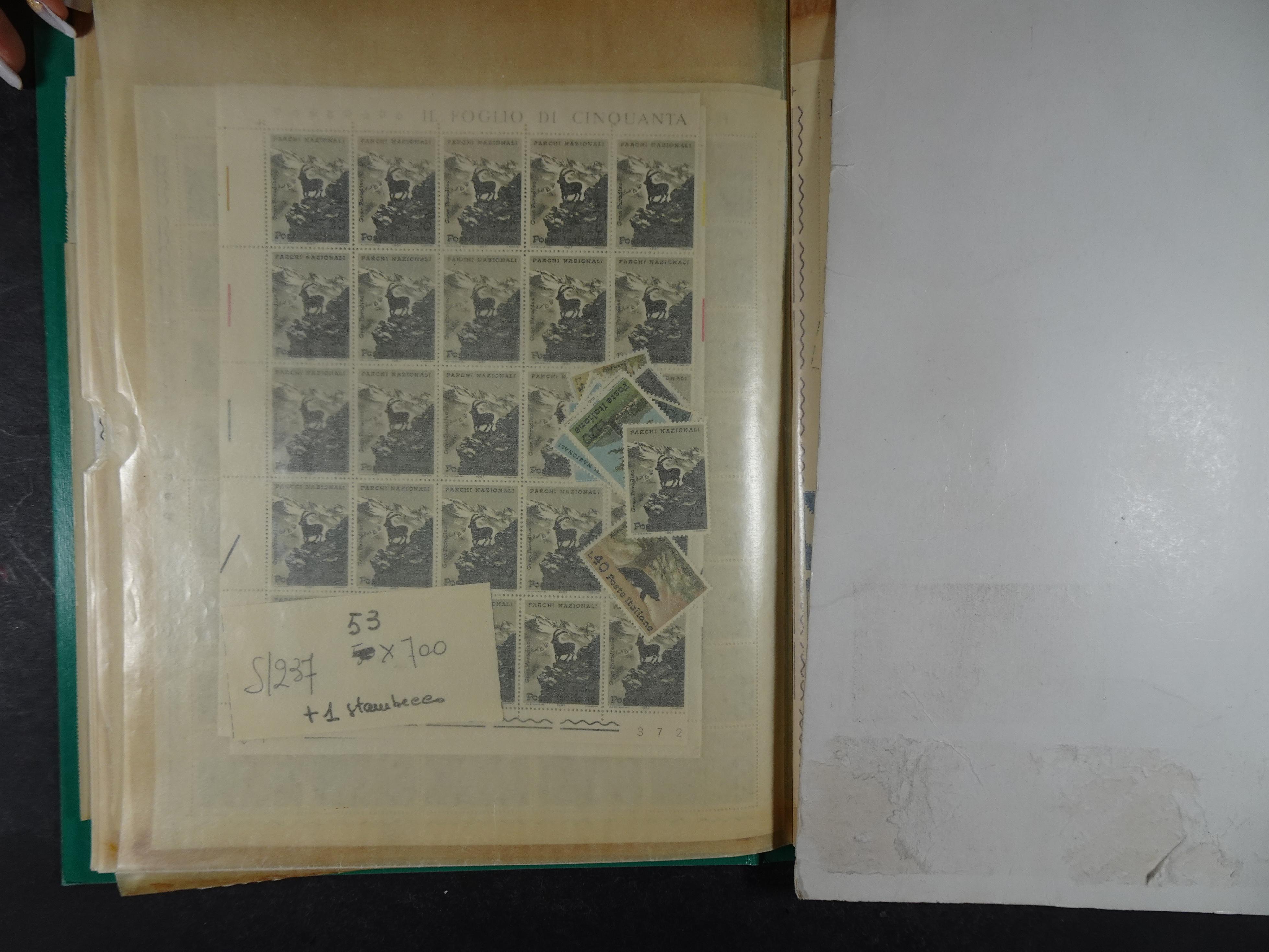 Giga partij postfris materiaal engros materiaal, vellen, veldelen etc. Zeer hoge cat waarde. 81