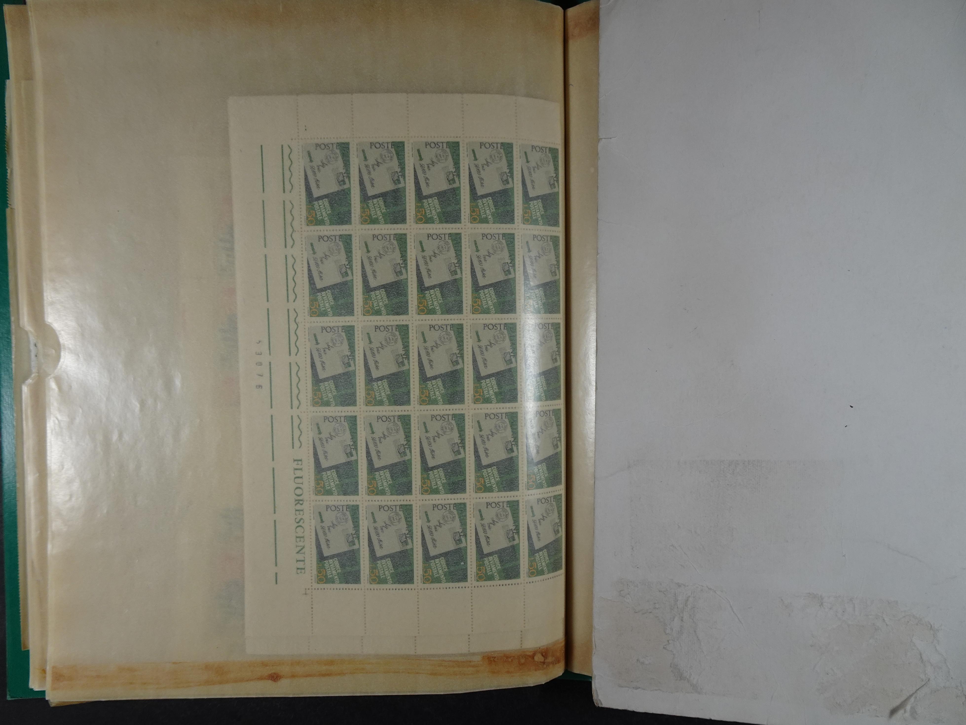 Giga partij postfris materiaal engros materiaal, vellen, veldelen etc. Zeer hoge cat waarde. 97