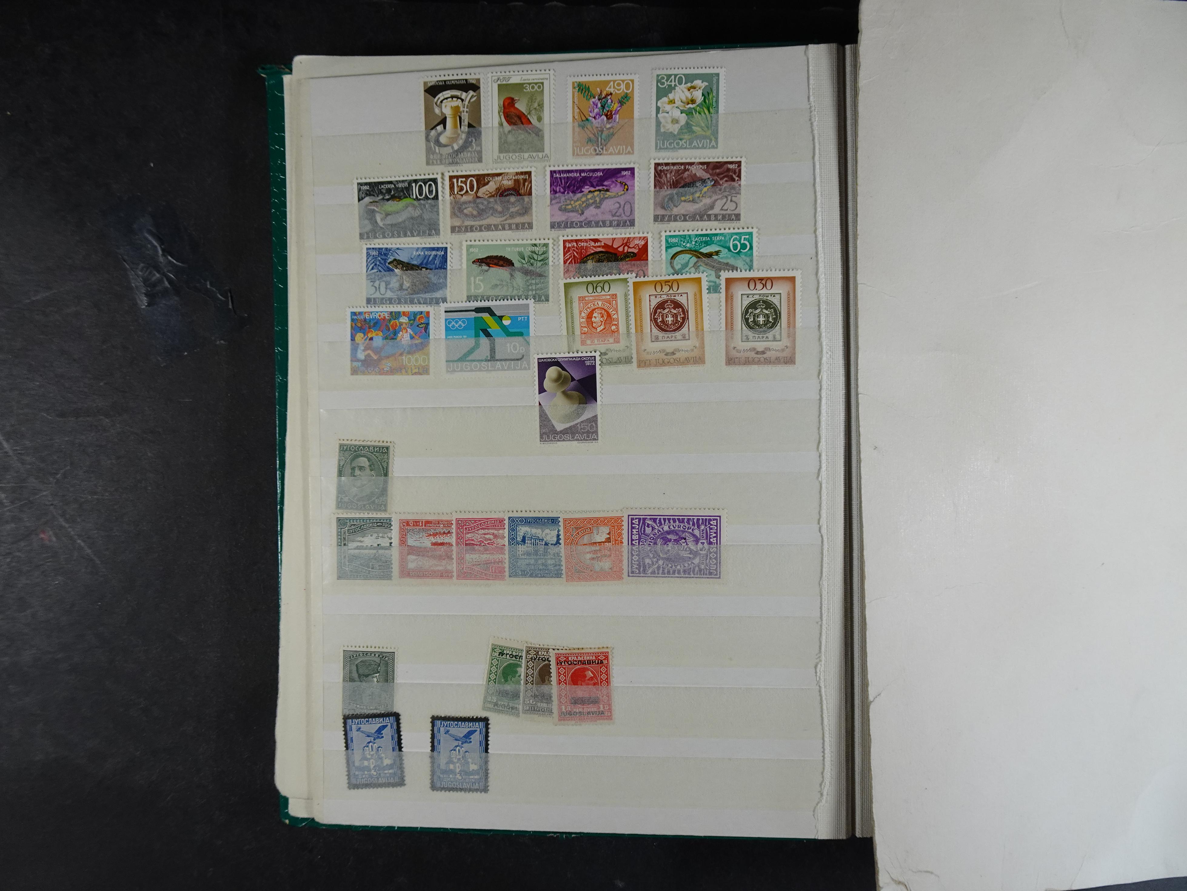 Fraai stock boek met beter materiaal en blokken.
Deels postfris, deels gestempeld. 2