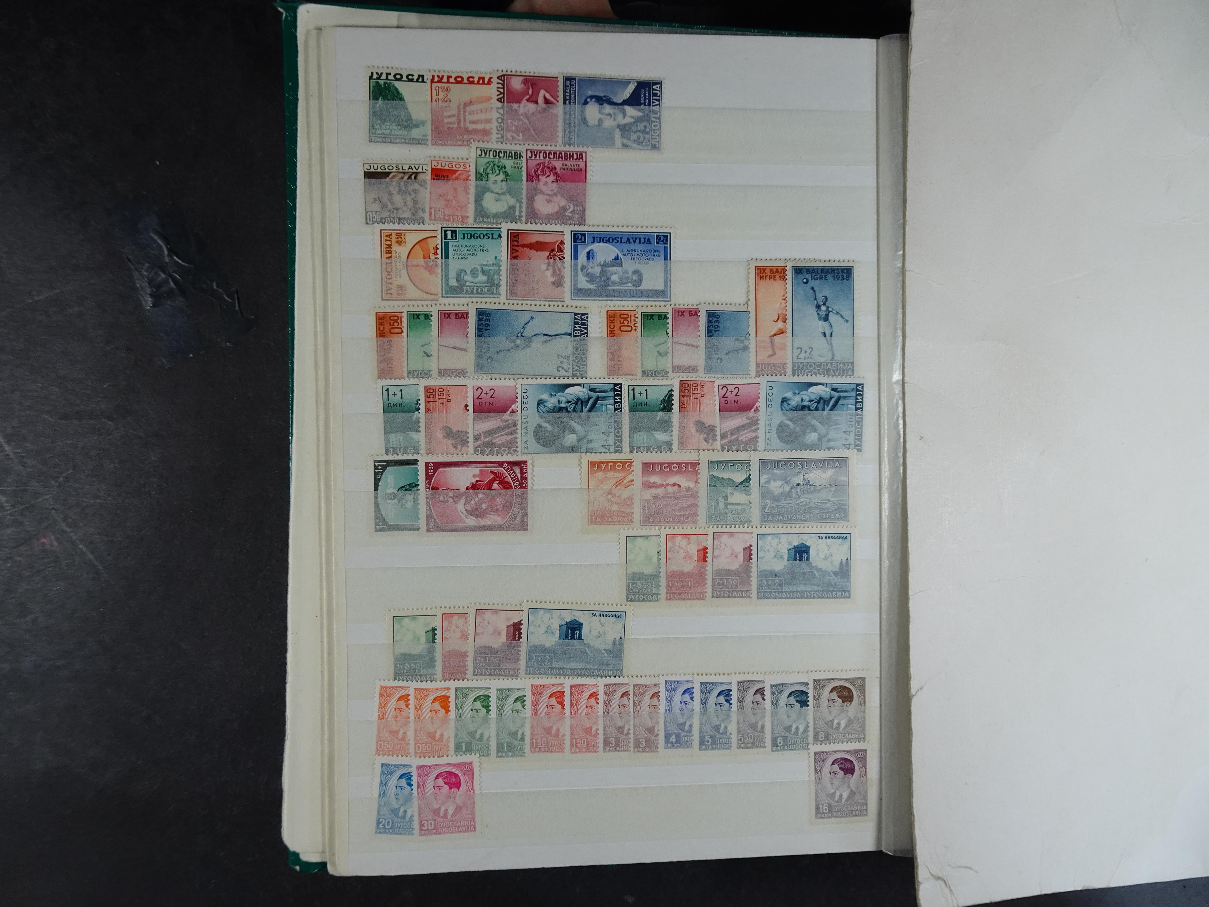 Fraai stock boek met beter materiaal en blokken.
Deels postfris, deels gestempeld. 4