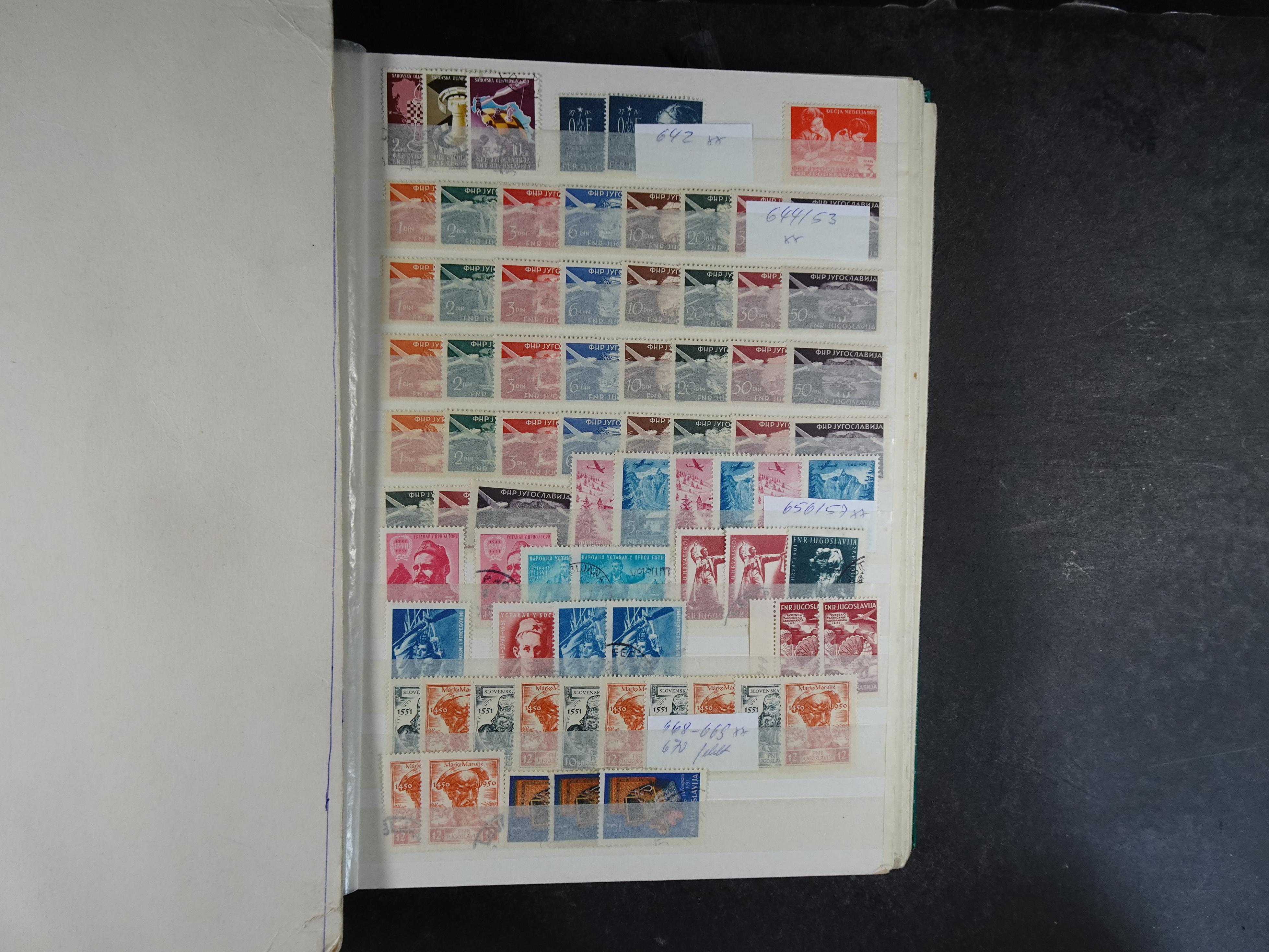 Fraai stock boek met beter materiaal en blokken.
Deels postfris, deels gestempeld. 9