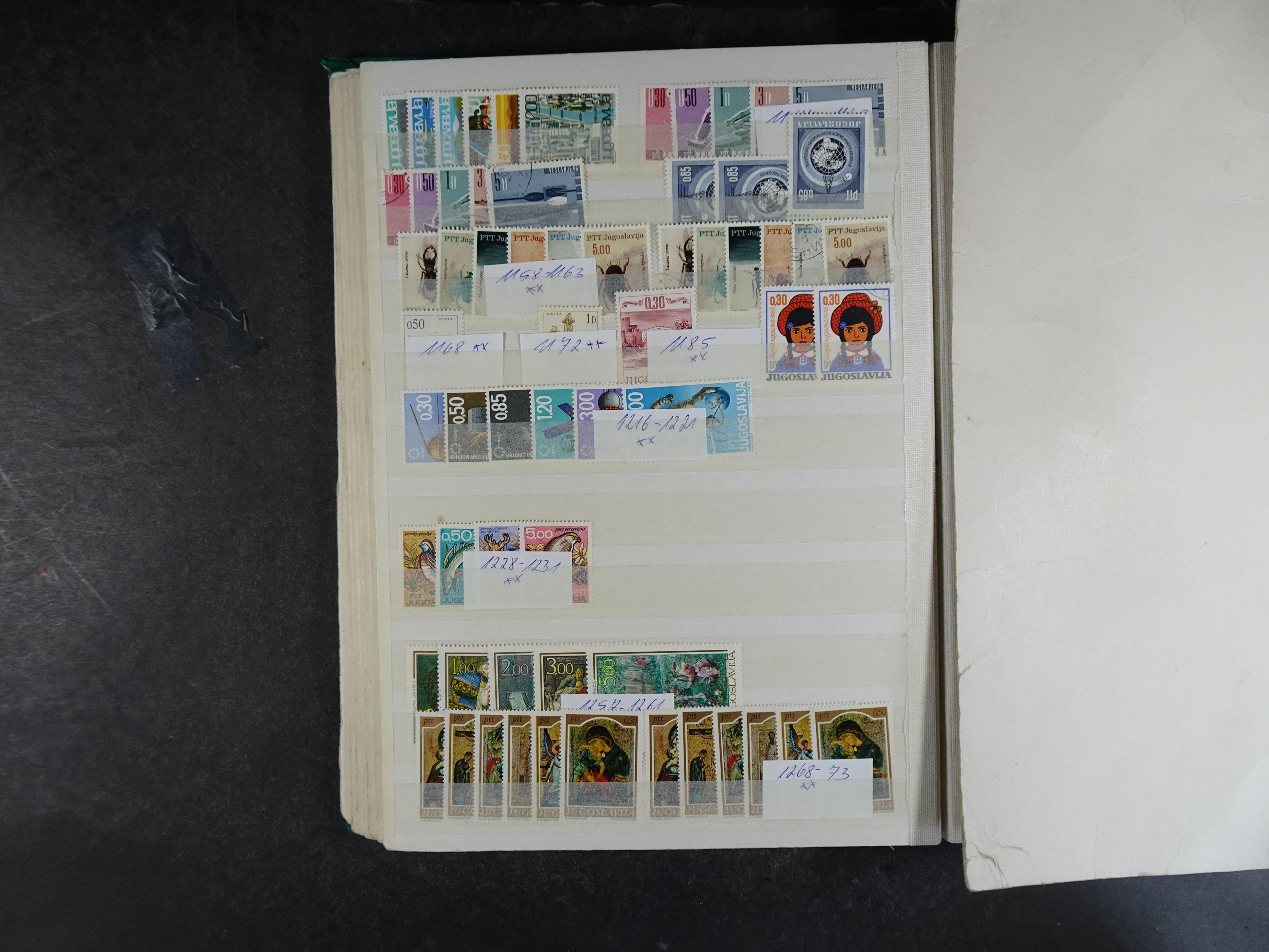 Fraai stock boek met beter materiaal en blokken.
Deels postfris, deels gestempeld. 14