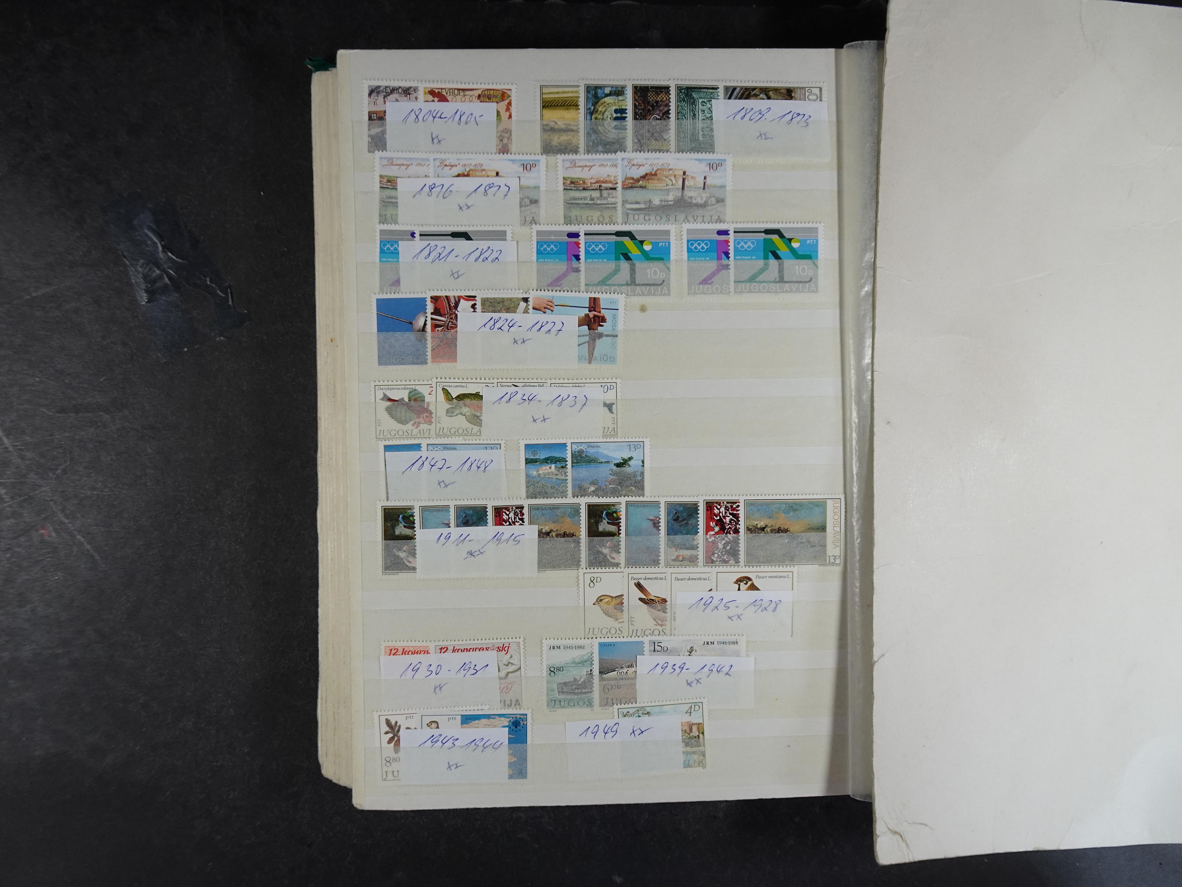 Fraai stock boek met beter materiaal en blokken.
Deels postfris, deels gestempeld. 18